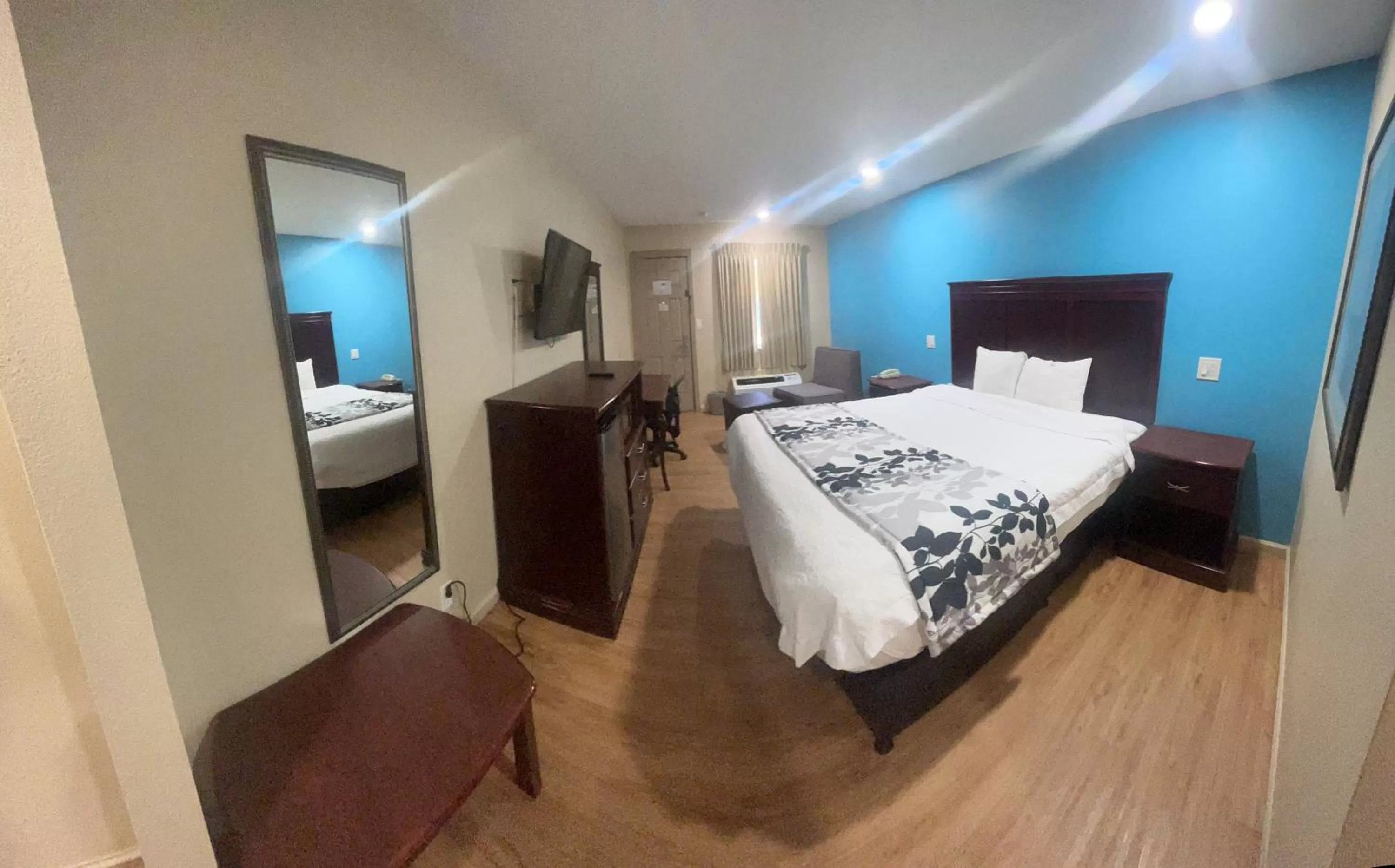 Bedroom in Blue Star inn