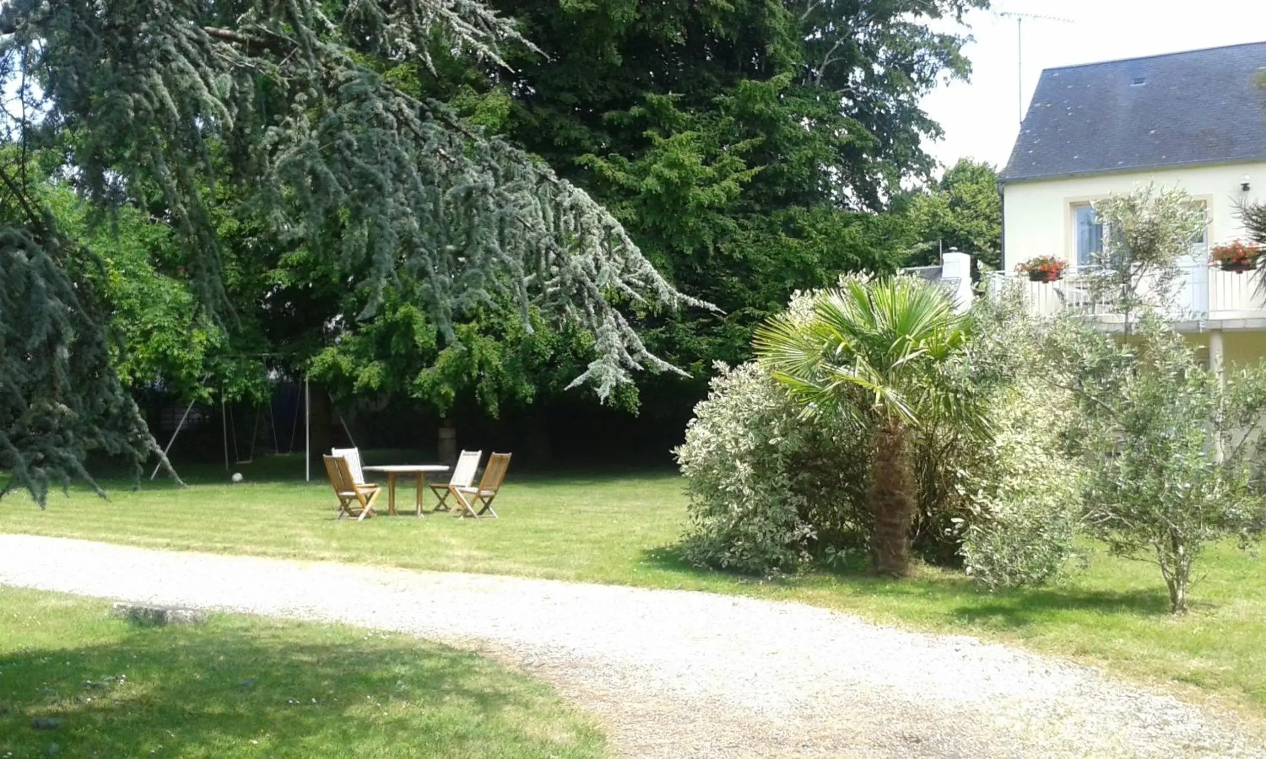 Facade/entrance, Garden in La Demeure du Perron