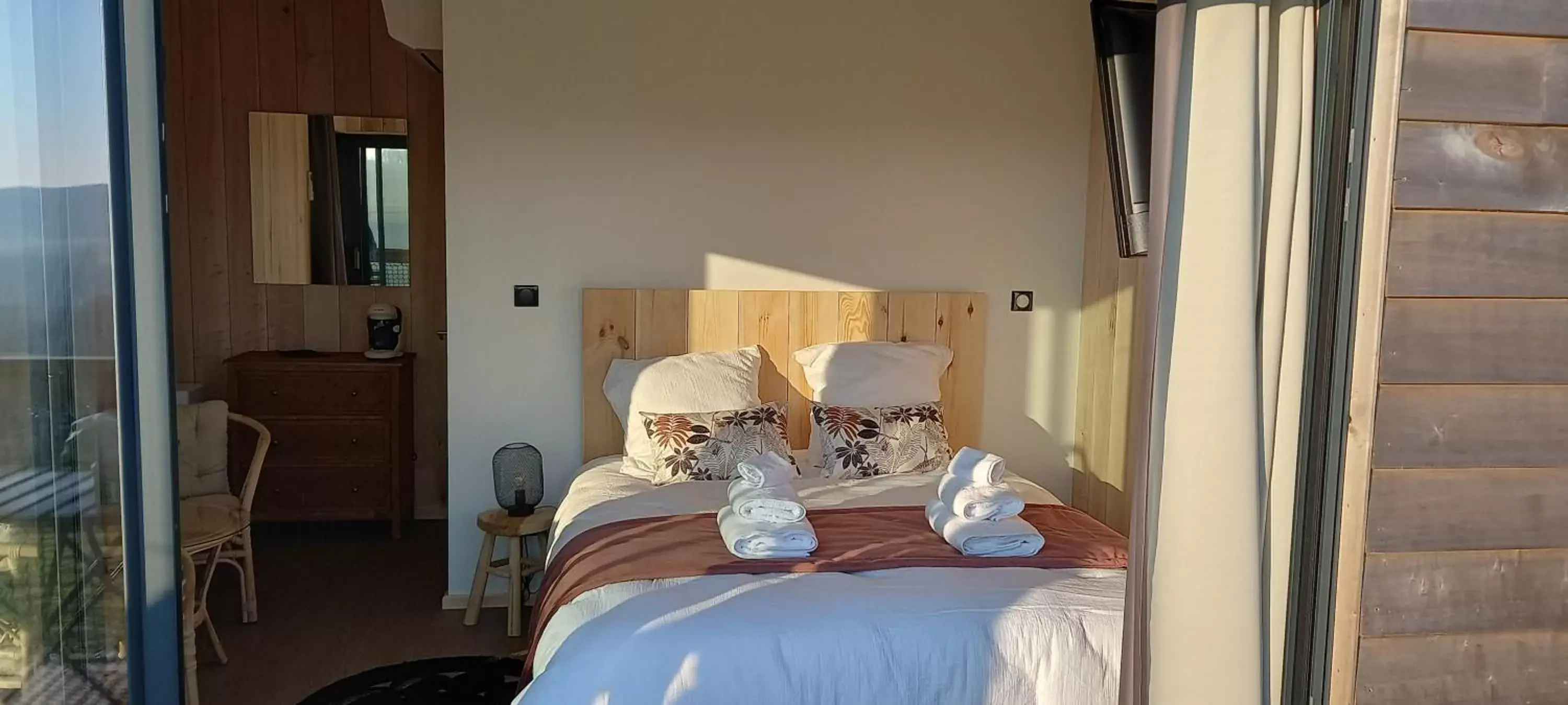 Photo of the whole room, Bed in Demeure de la Garenne