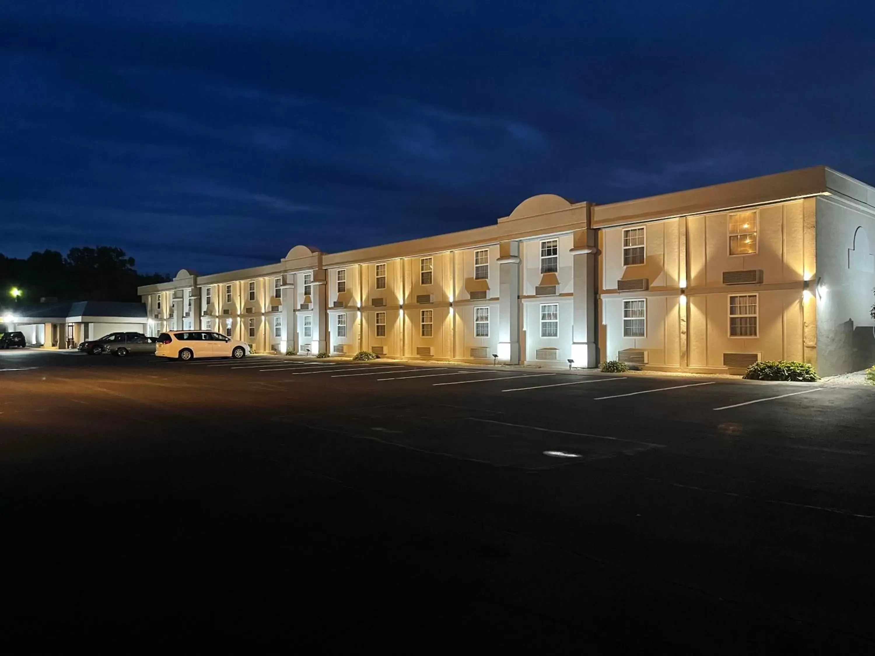 Property Building in Days Inn by Wyndham Conneaut