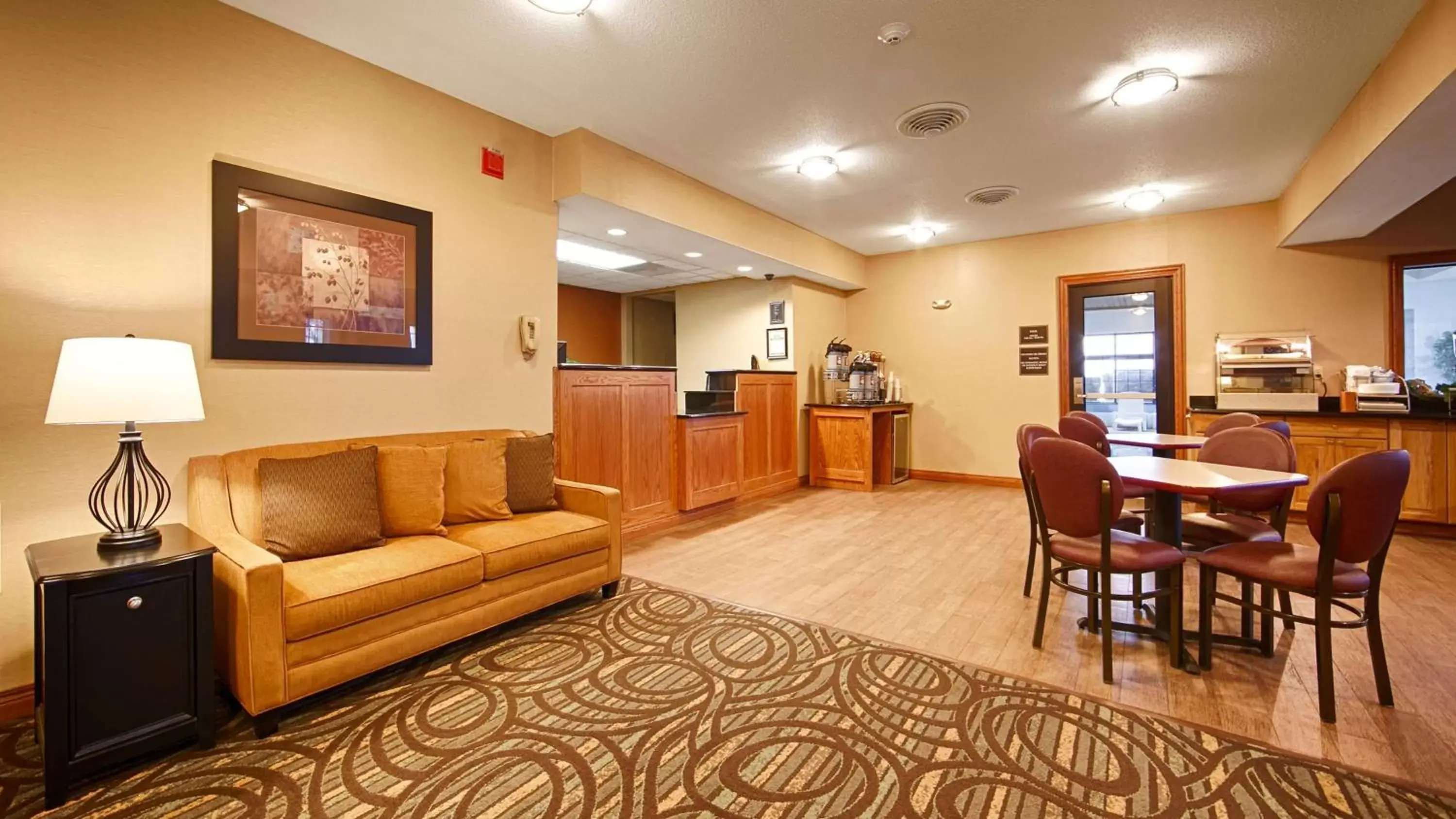 Lobby or reception, Seating Area in Best Western Pontiac Inn