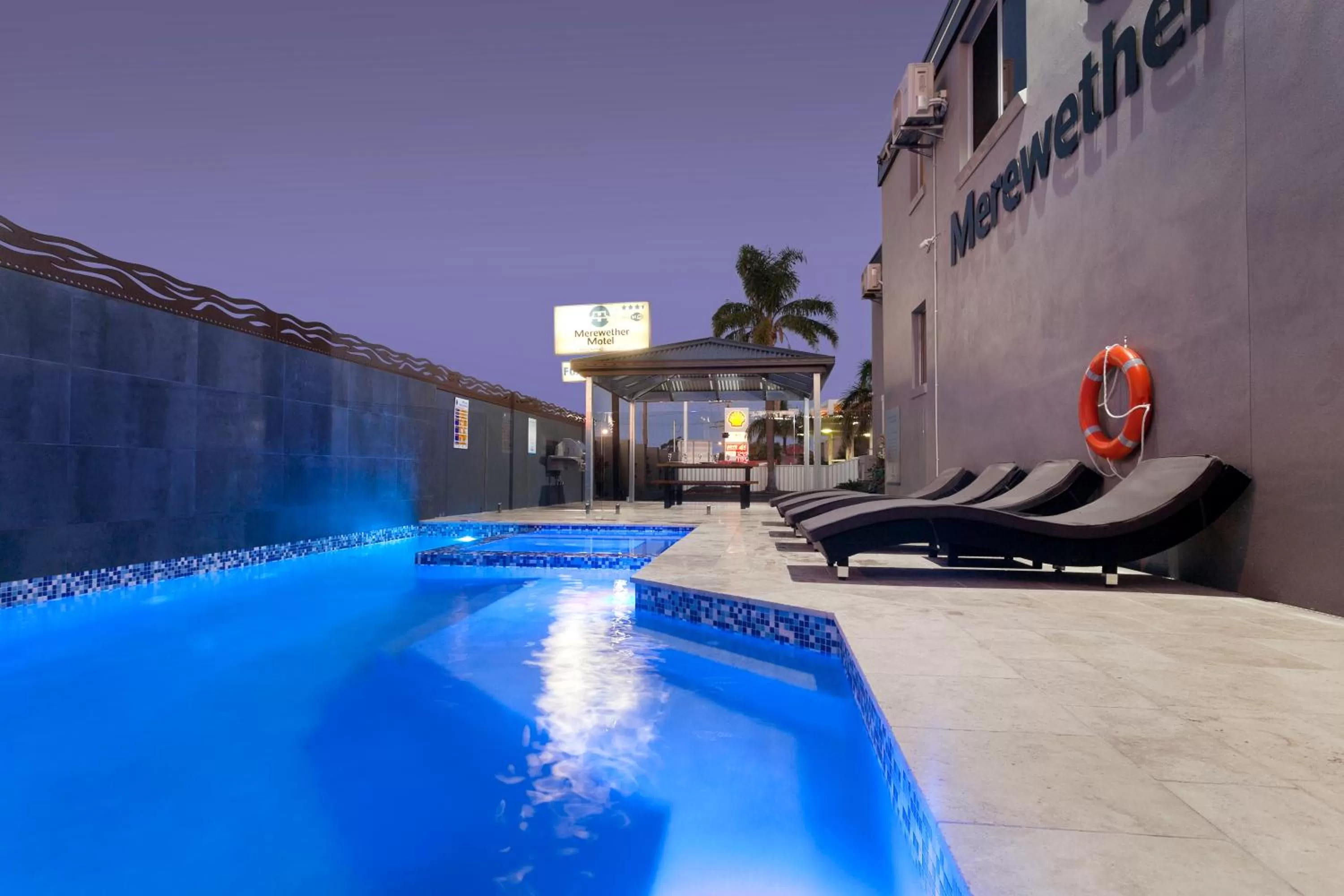 Swimming pool in Merewether Motel