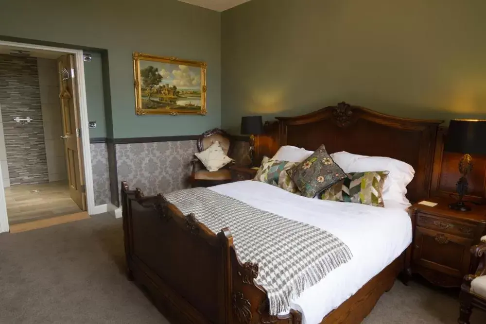 Bed in The Red Pump Inn Bed in The Red Pump Inn