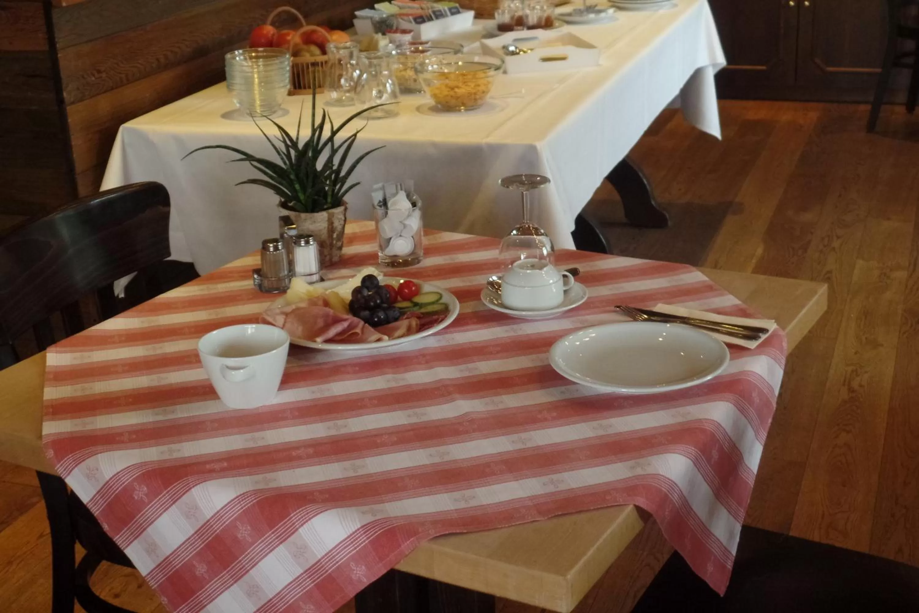 Breakfast in Bischofshof Braustuben