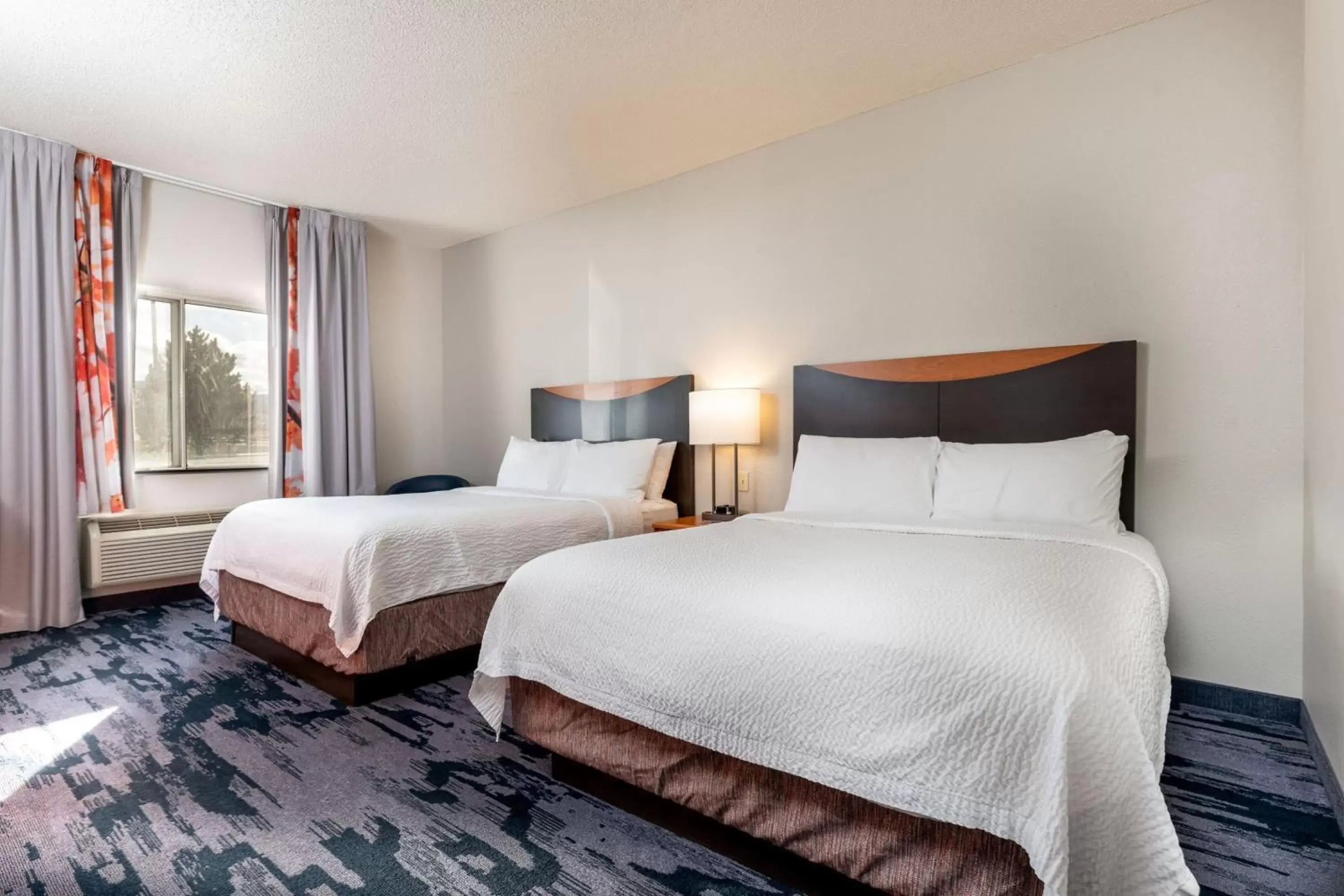 Photo of the whole room, Bed in Fairfield Inn & Suites by Marriott Spearfish