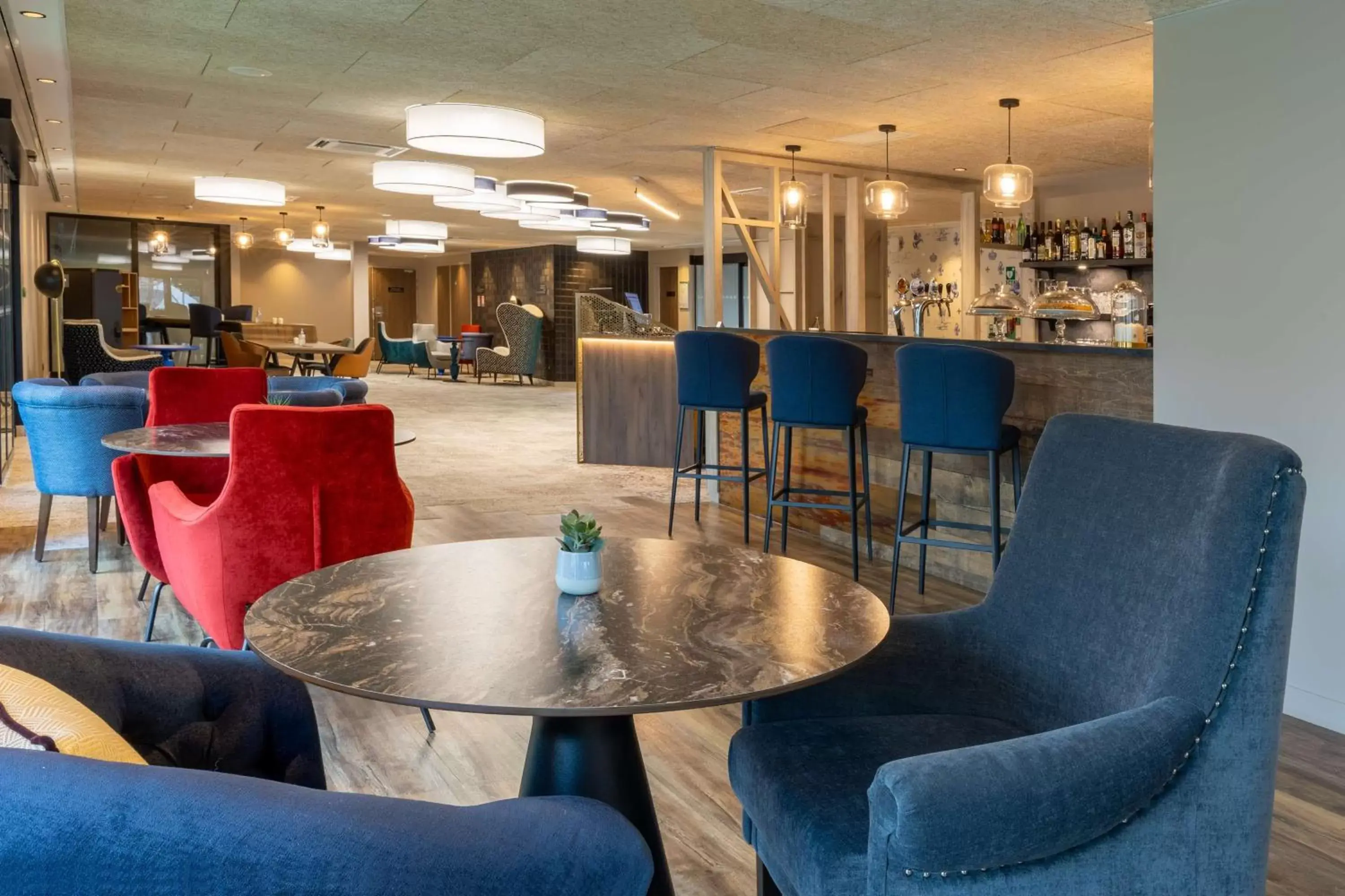 Lobby or reception, Lounge/Bar in Best Western Plus Le Conquerant Rouen Nord