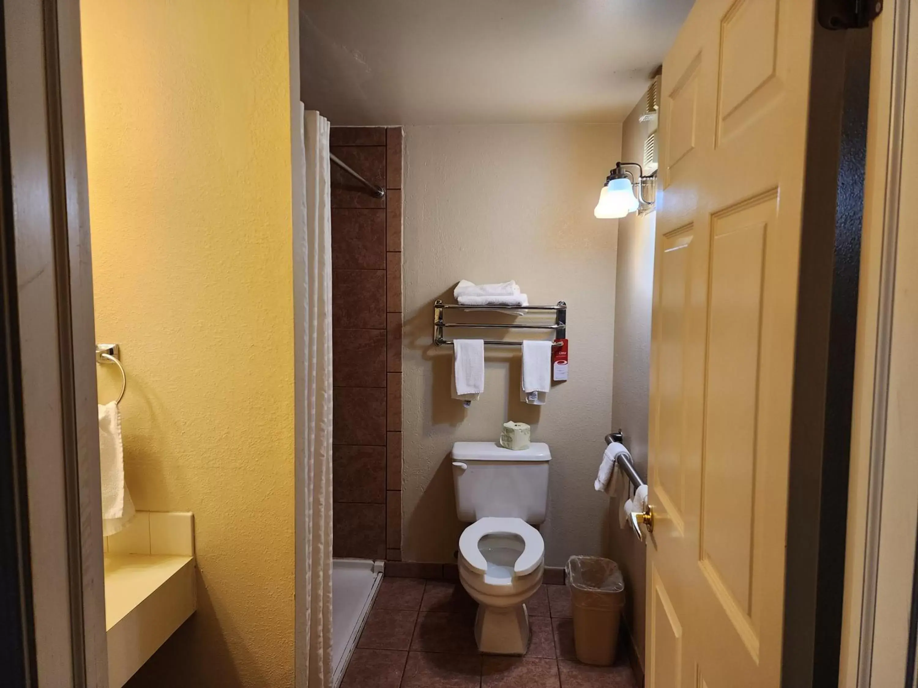 Bathroom in Econo Lodge Inn & Suites