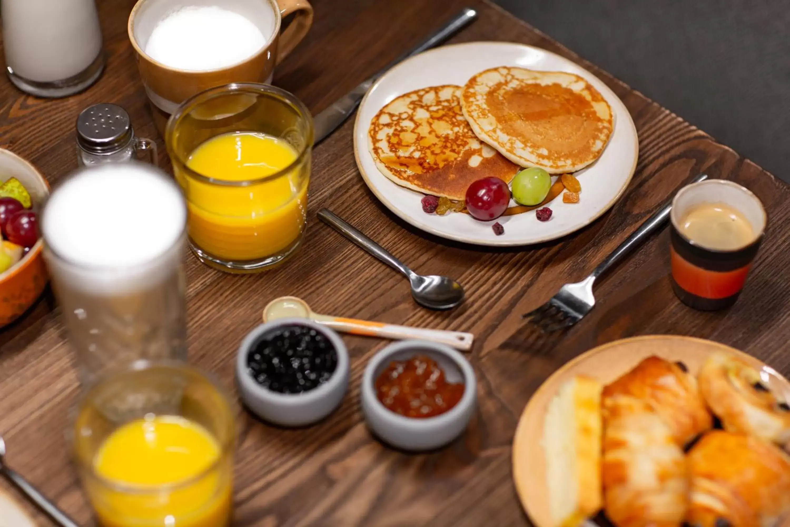 Breakfast in Hôtel Névé