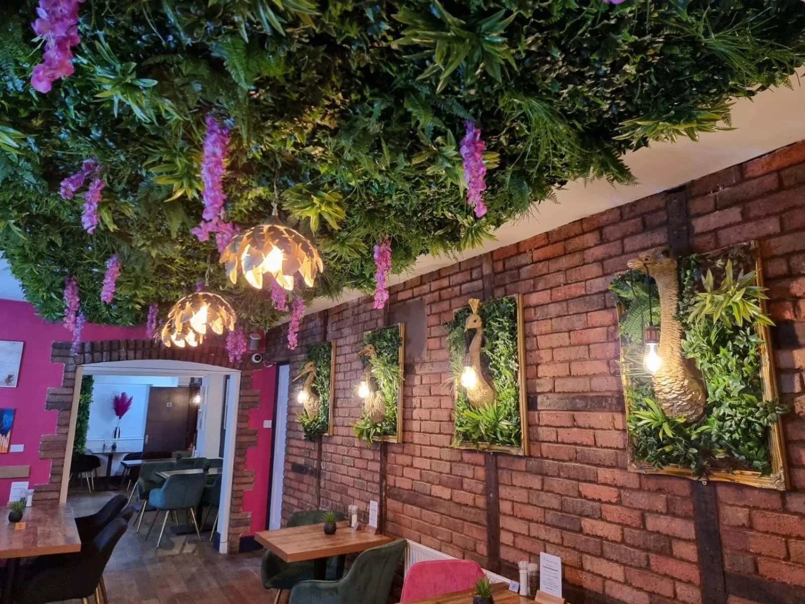 Restaurant/places to eat in Creates