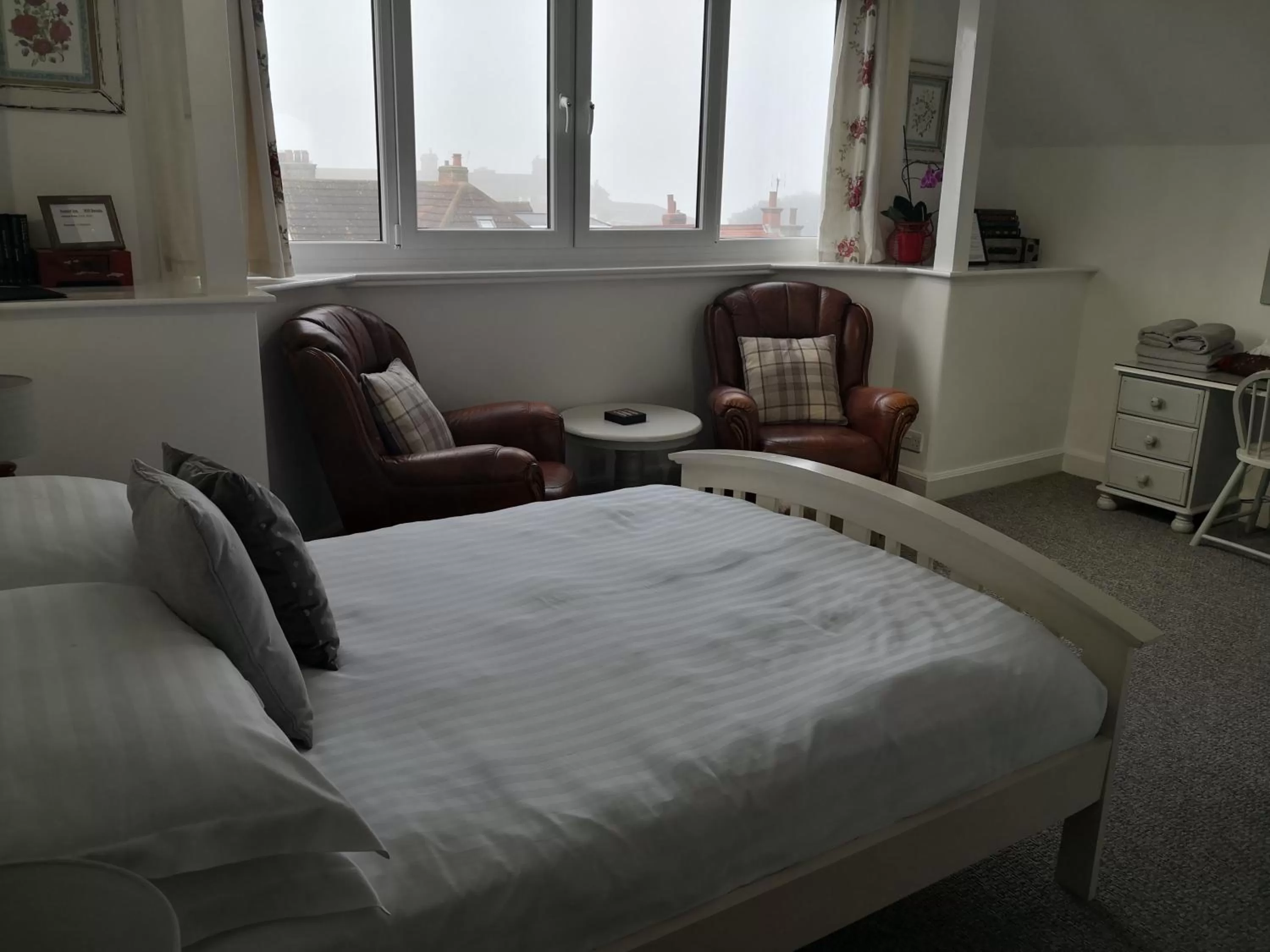 Bedroom, Bed in Sunset Guest House