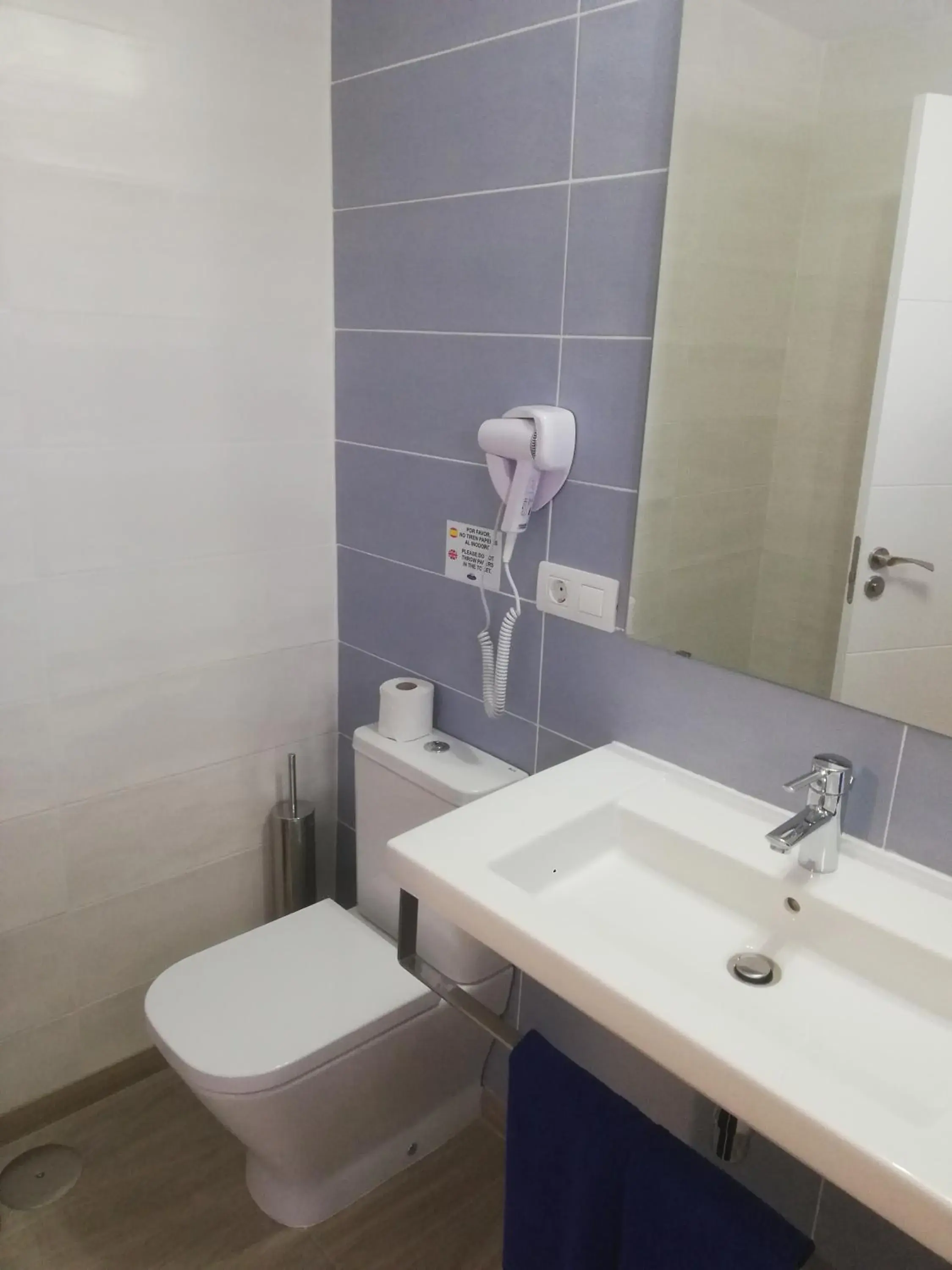 Bathroom in Apartamentos Oceano - Adults Only - Sólo Adultos Bathroom in Apartamentos Oceano - Adults Only - Sólo Adultos