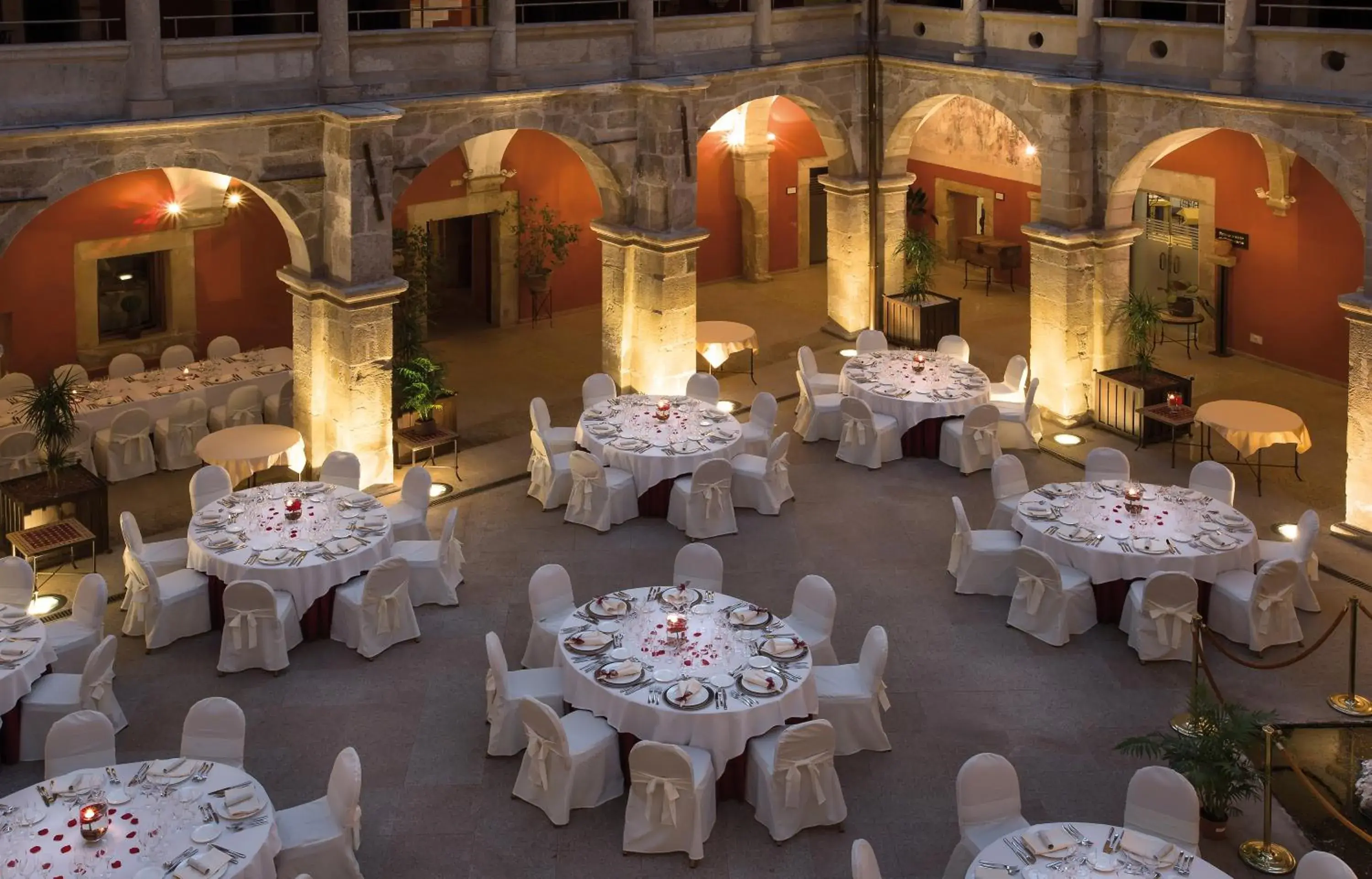 Banquet/Function facilities, Banquet Facilities in Izan Trujillo