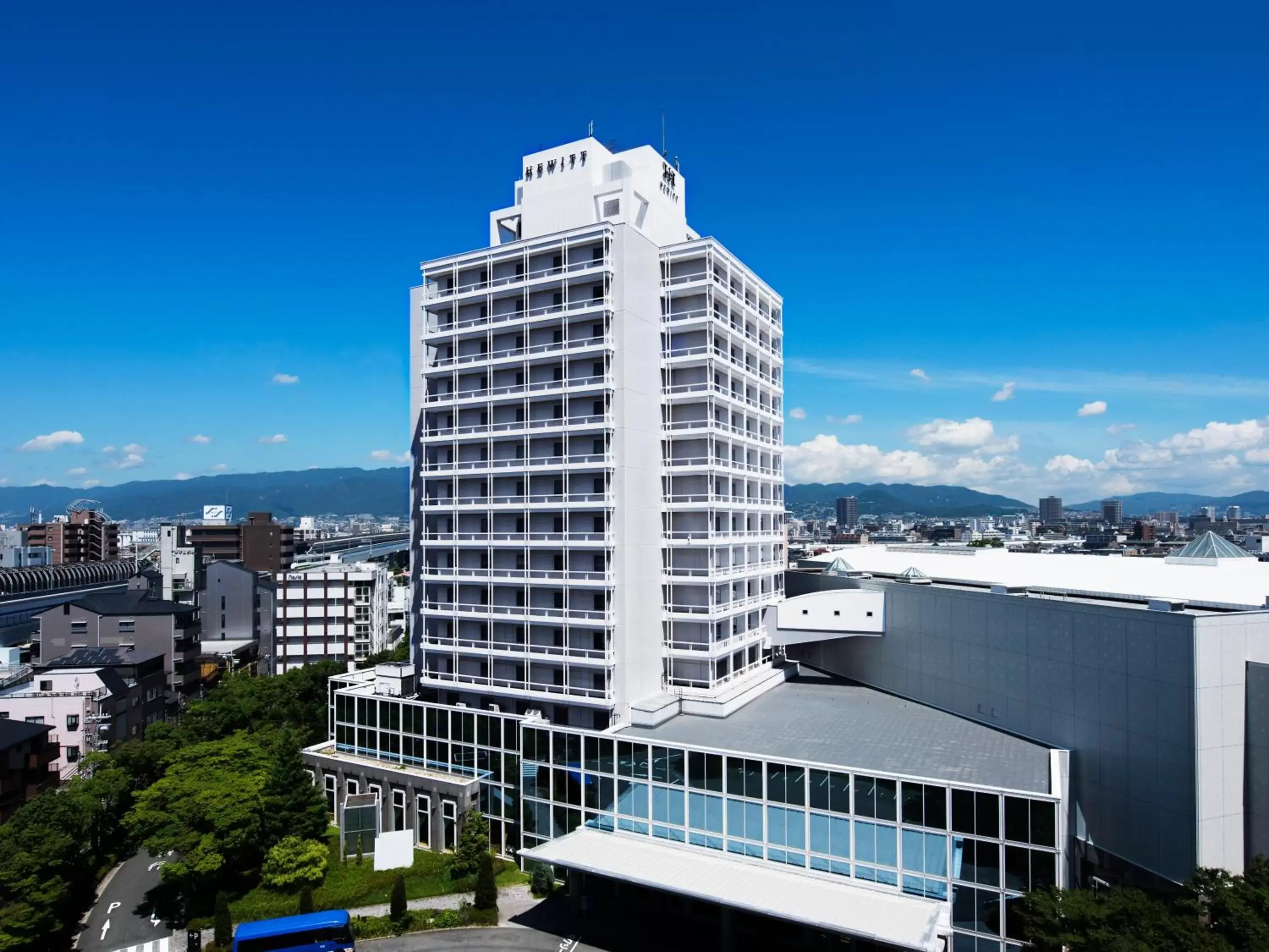 Facade/entrance in Hotel Hewitt Koshien