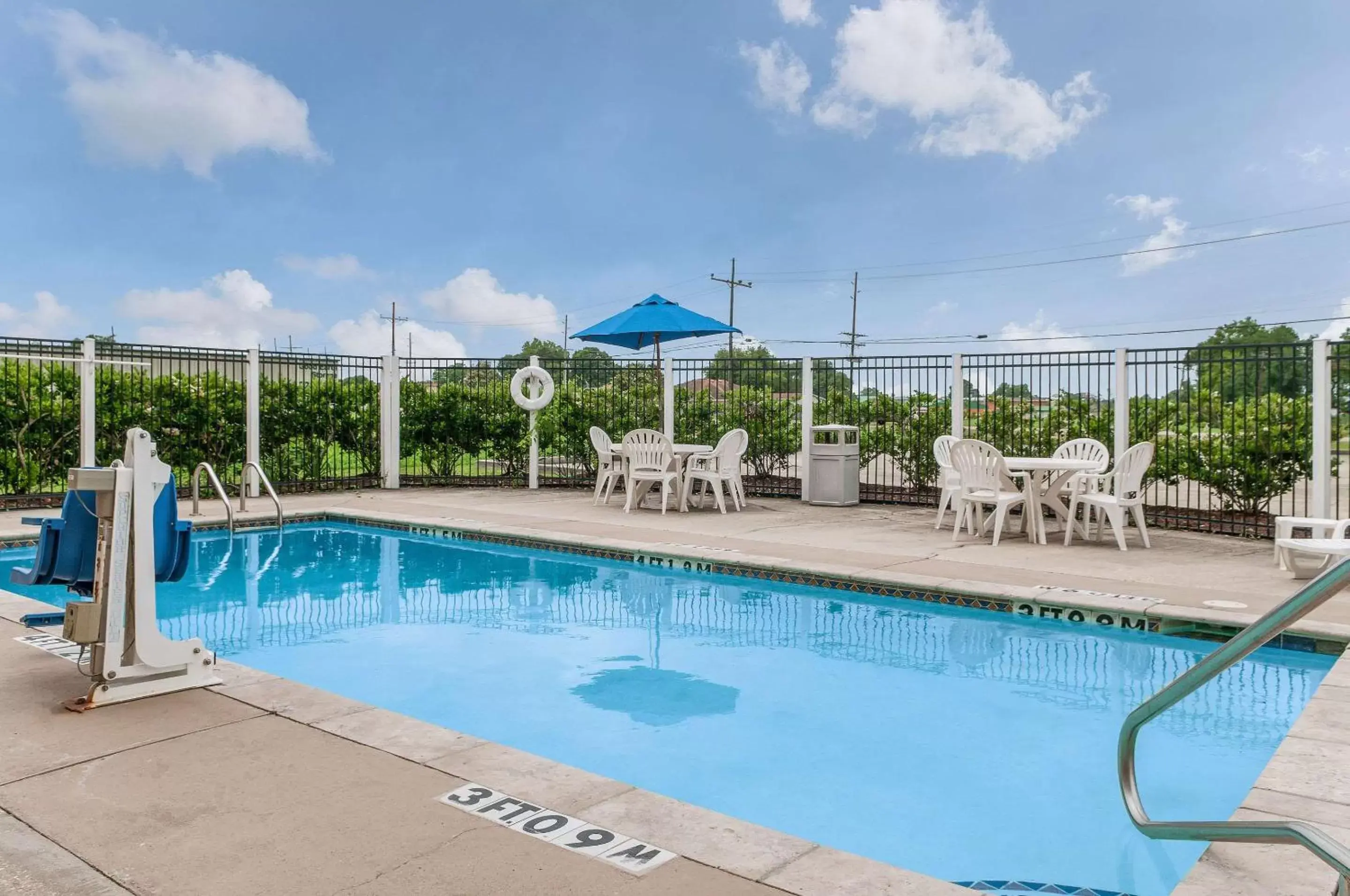 On site, Swimming Pool in Quality Inn & Suites Houma