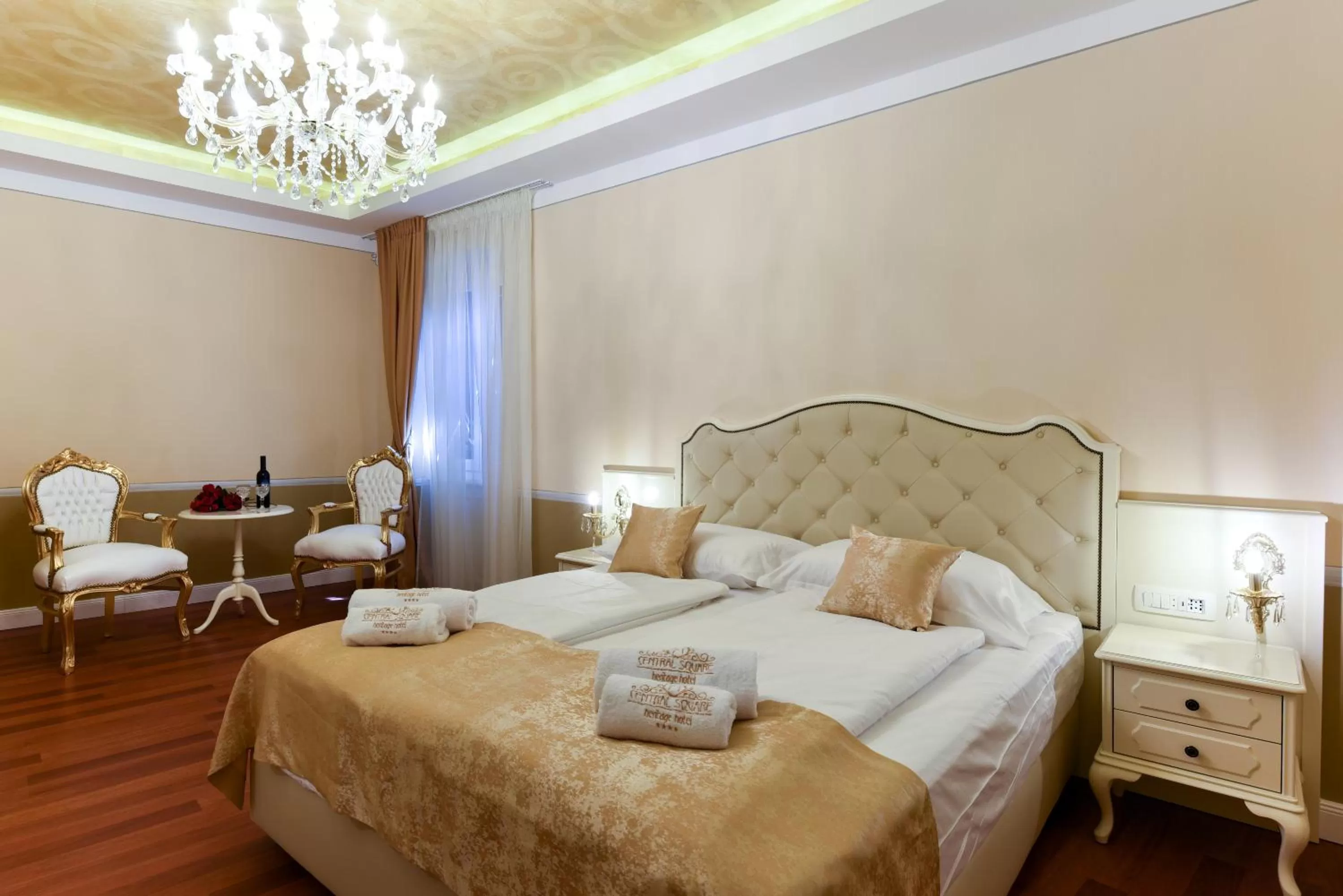 Bed in Central Square Heritage Hotel