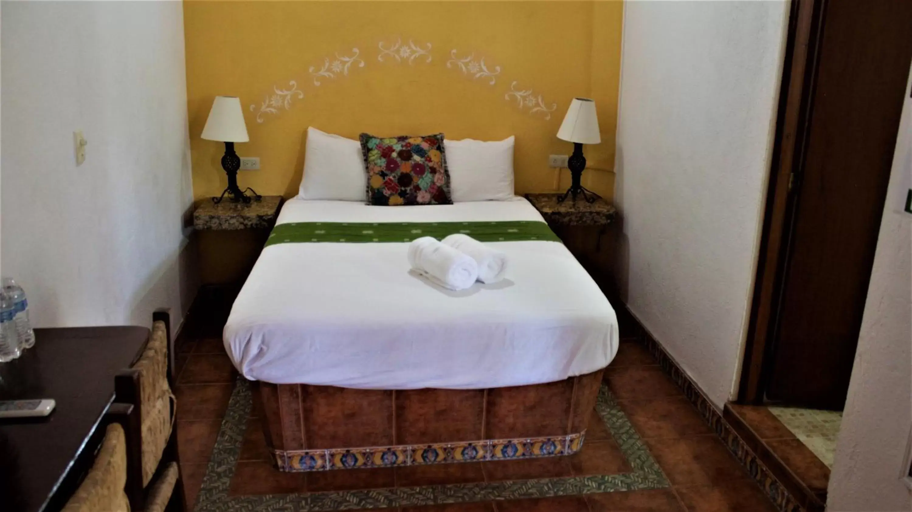 Photo of the whole room, Bed in Diamante Hotel Sayulita