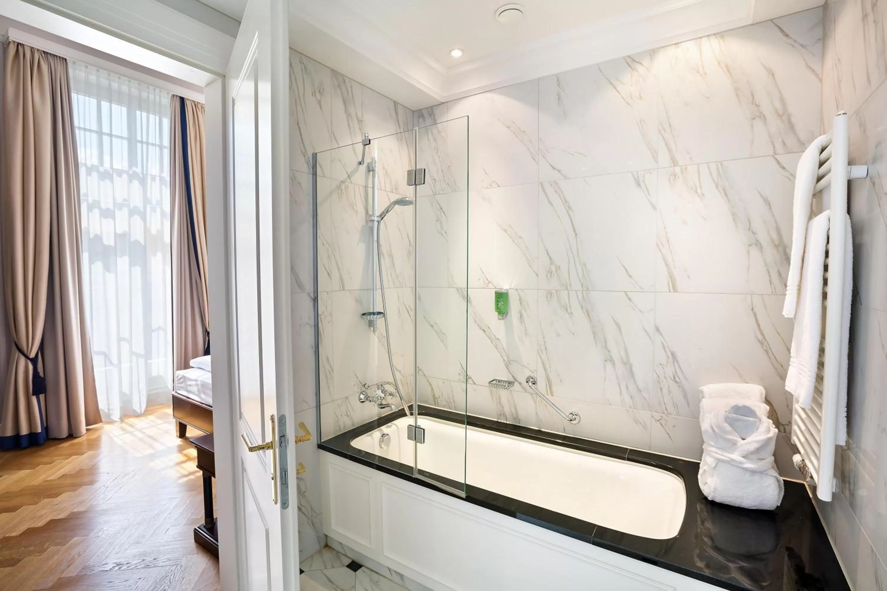 Bathroom in Austria Trend Parkhotel Schönbrunn Wien