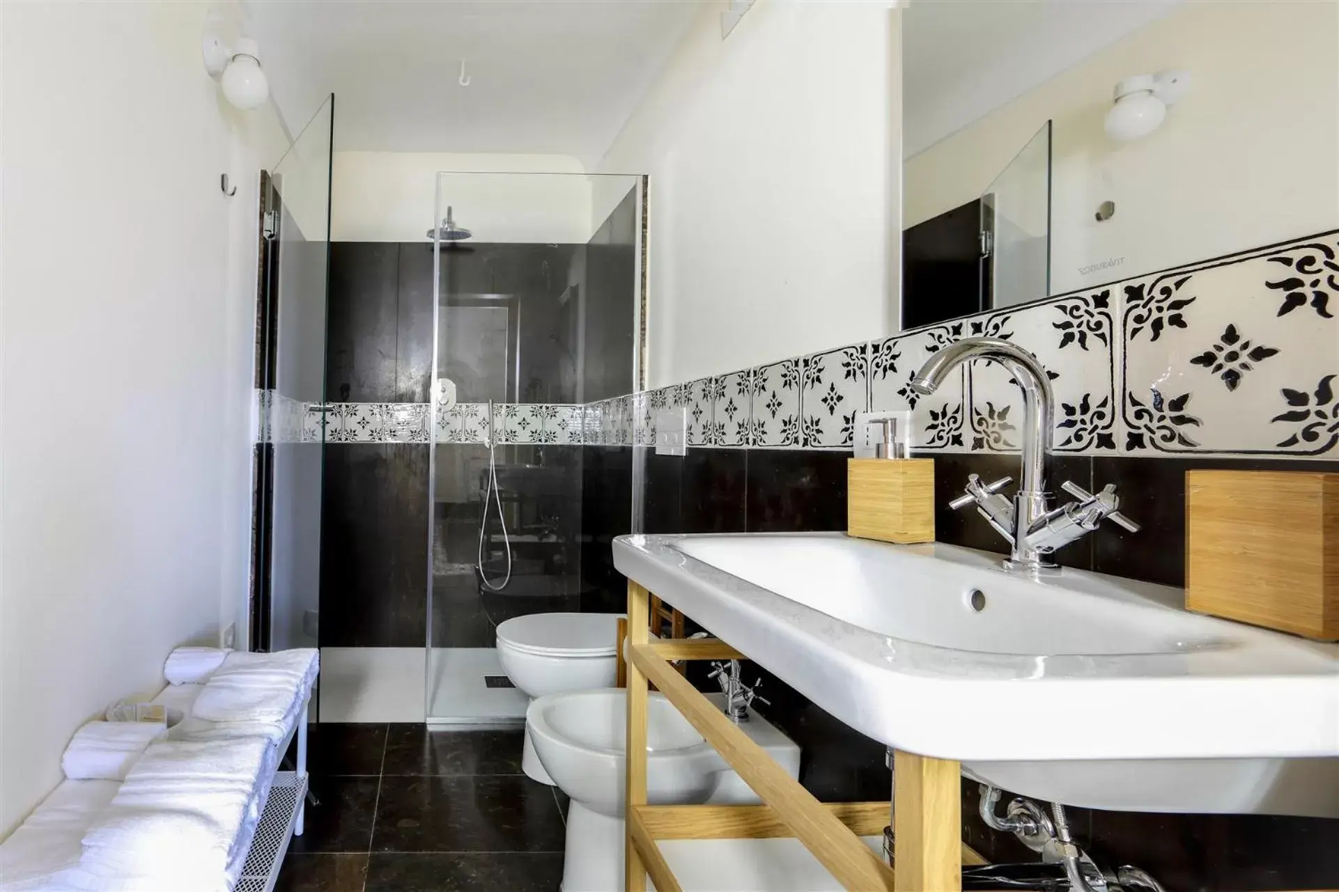 Shower, Bathroom in Villa Polara