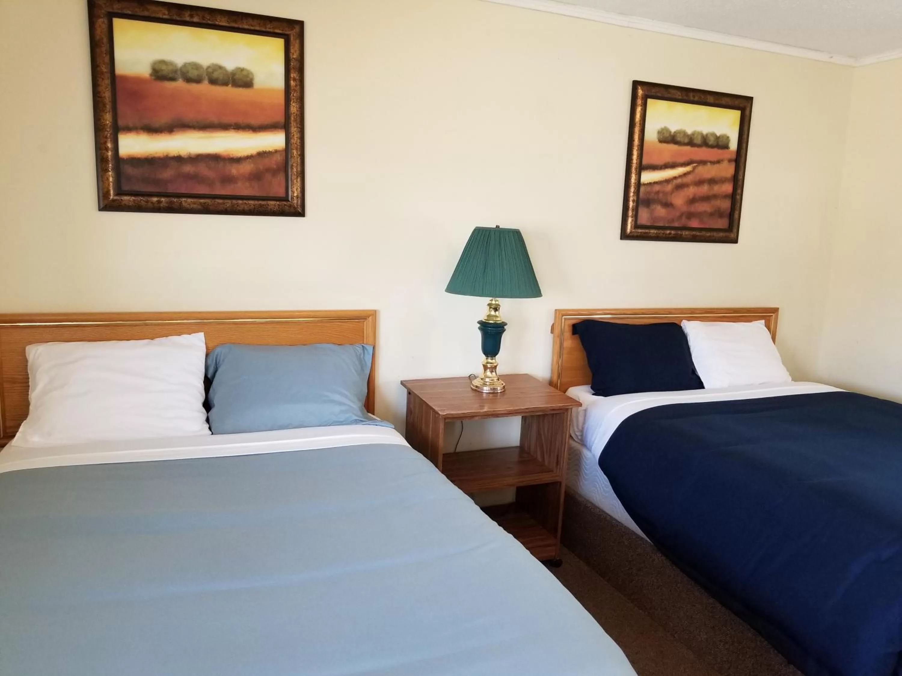 Bed in Melsask Motel