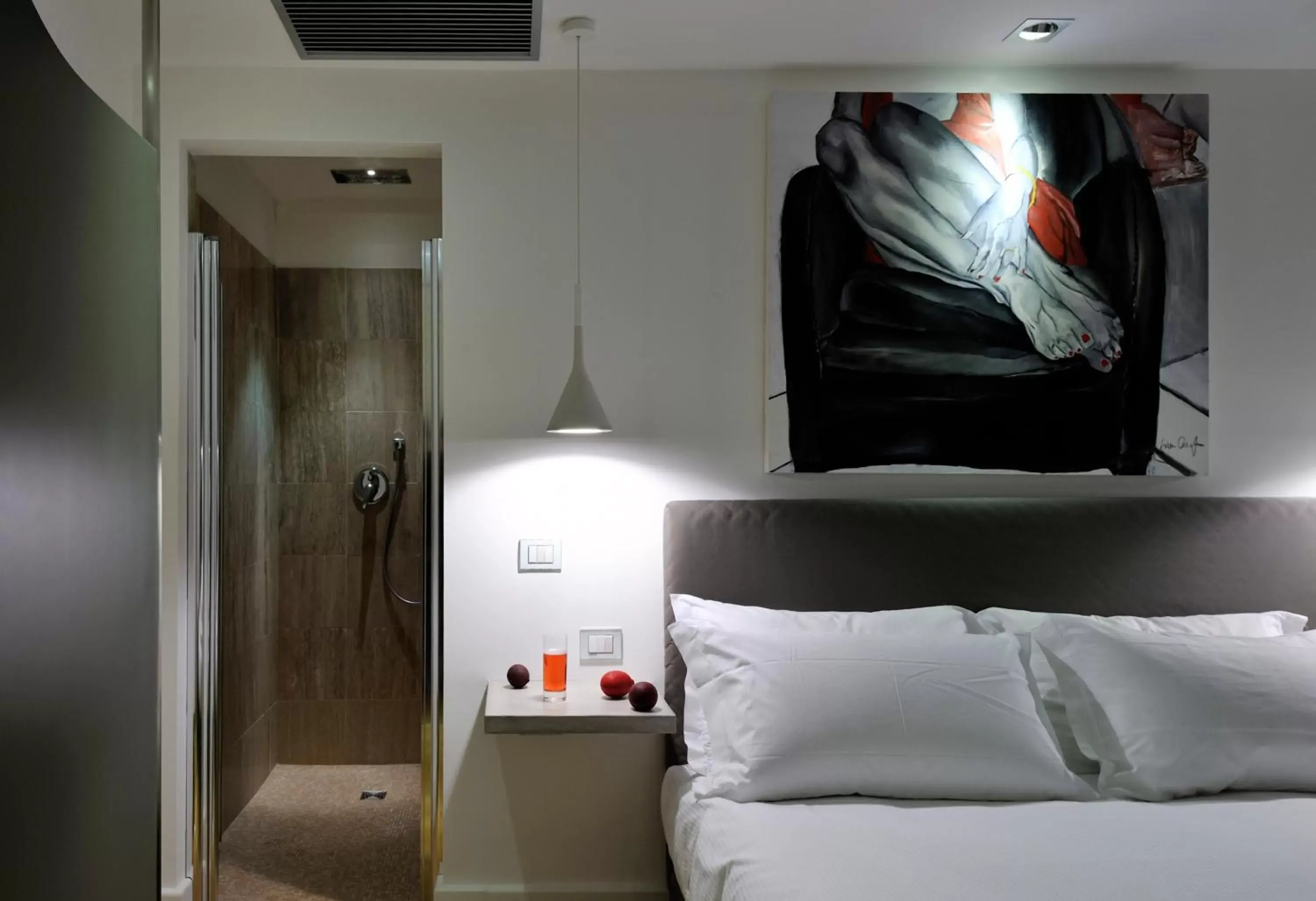 Shower, Bed in Hotel Principe Di Villafranca