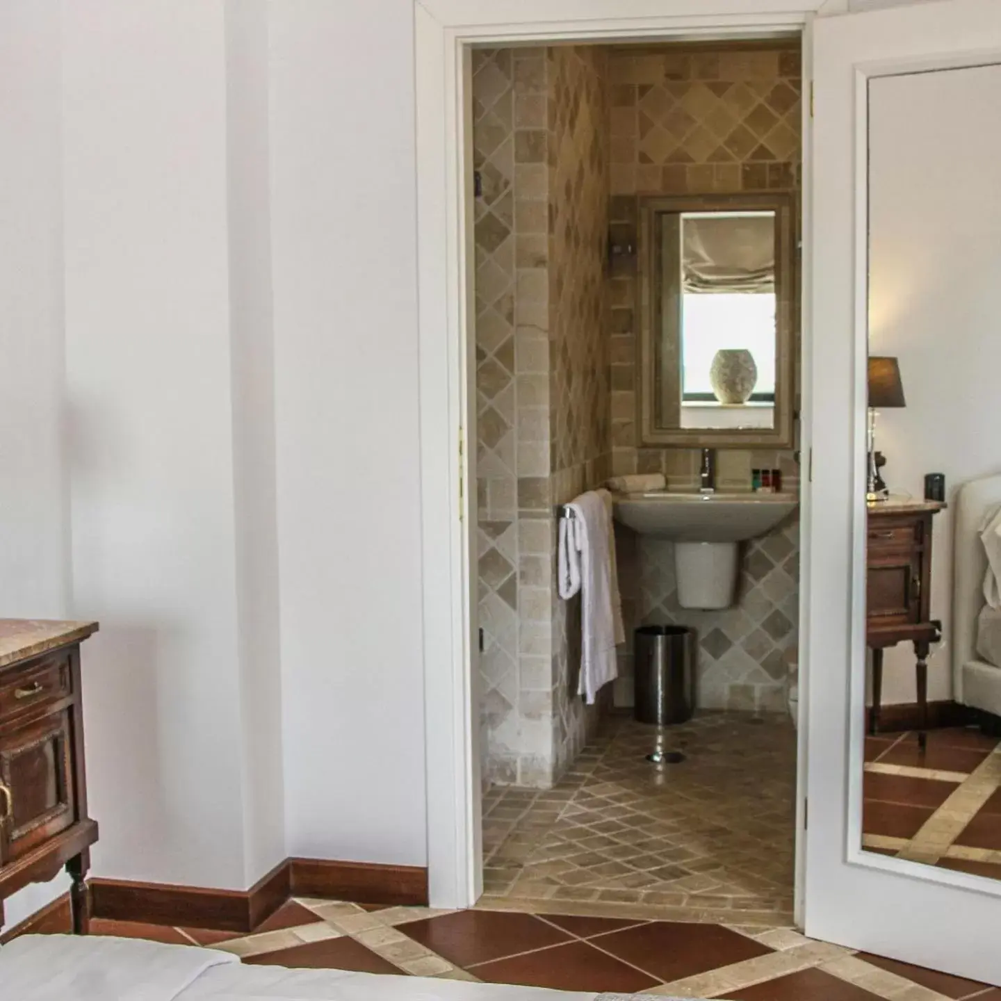 Bathroom, Seating Area in La Locanda Del Pontefice - Luxury Country House