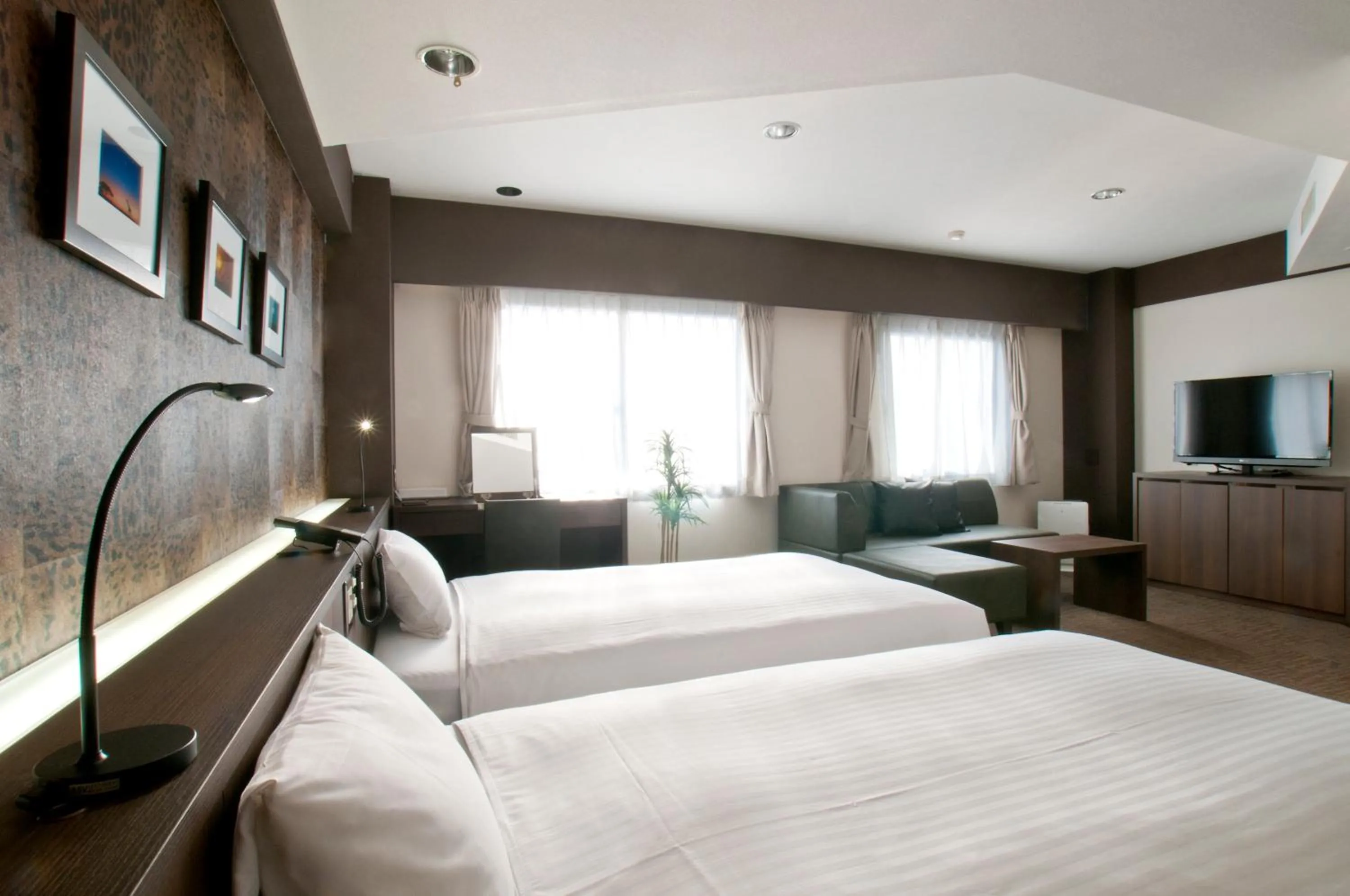 Bedroom, Bed in Fukuoka Toei Hotel