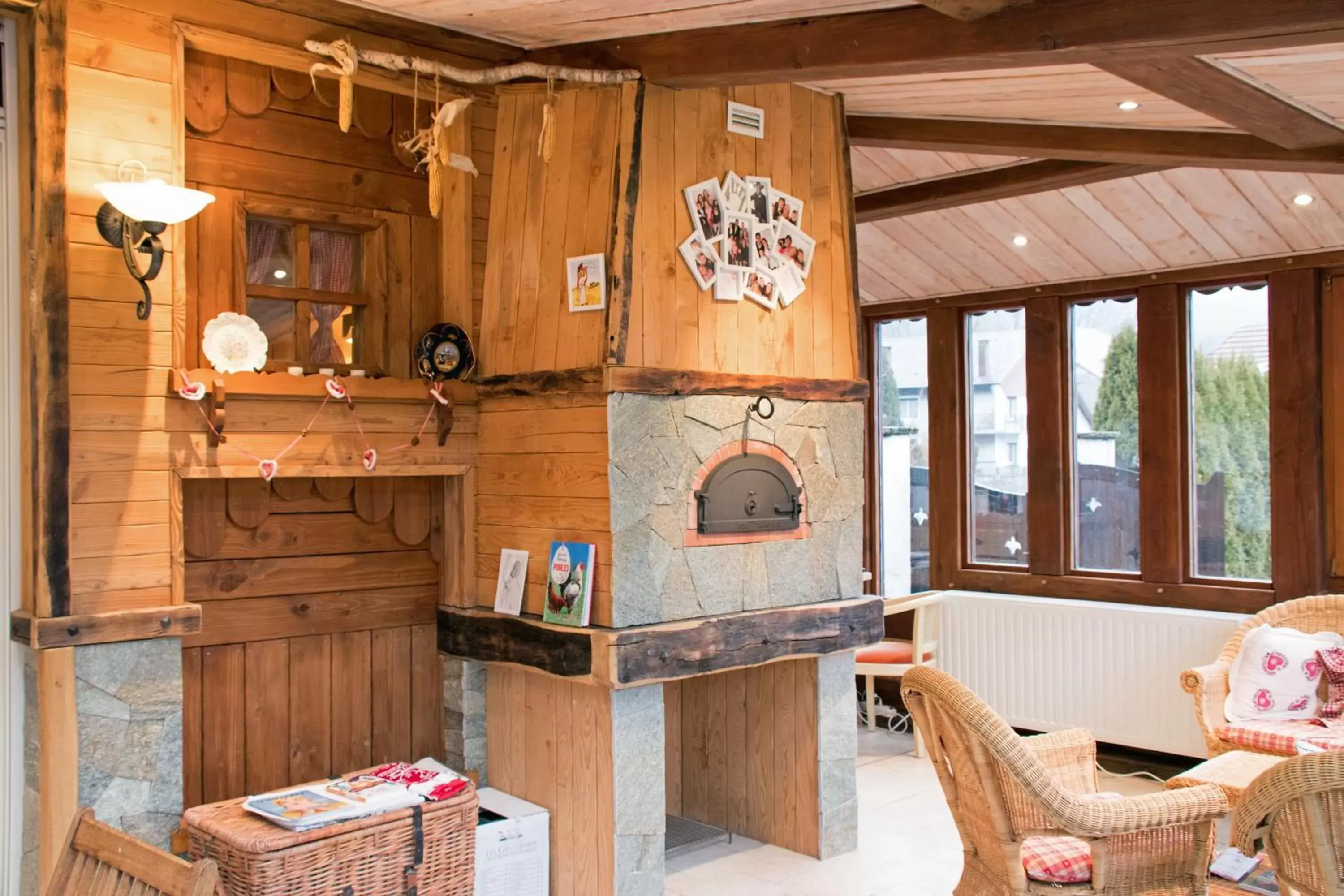 Kitchen/Kitchenette in Chez MARLYSE-chambres et Table d'hôtes