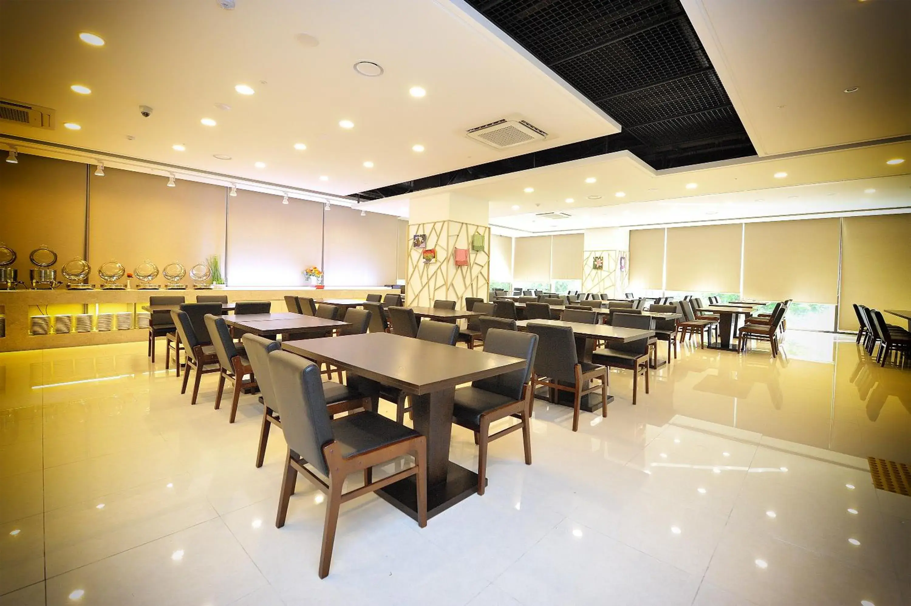 Restaurant/places to eat in The Recenz Dongdaemun Hotel Restaurant/places to eat in The Recenz Dongdaemun Hotel
