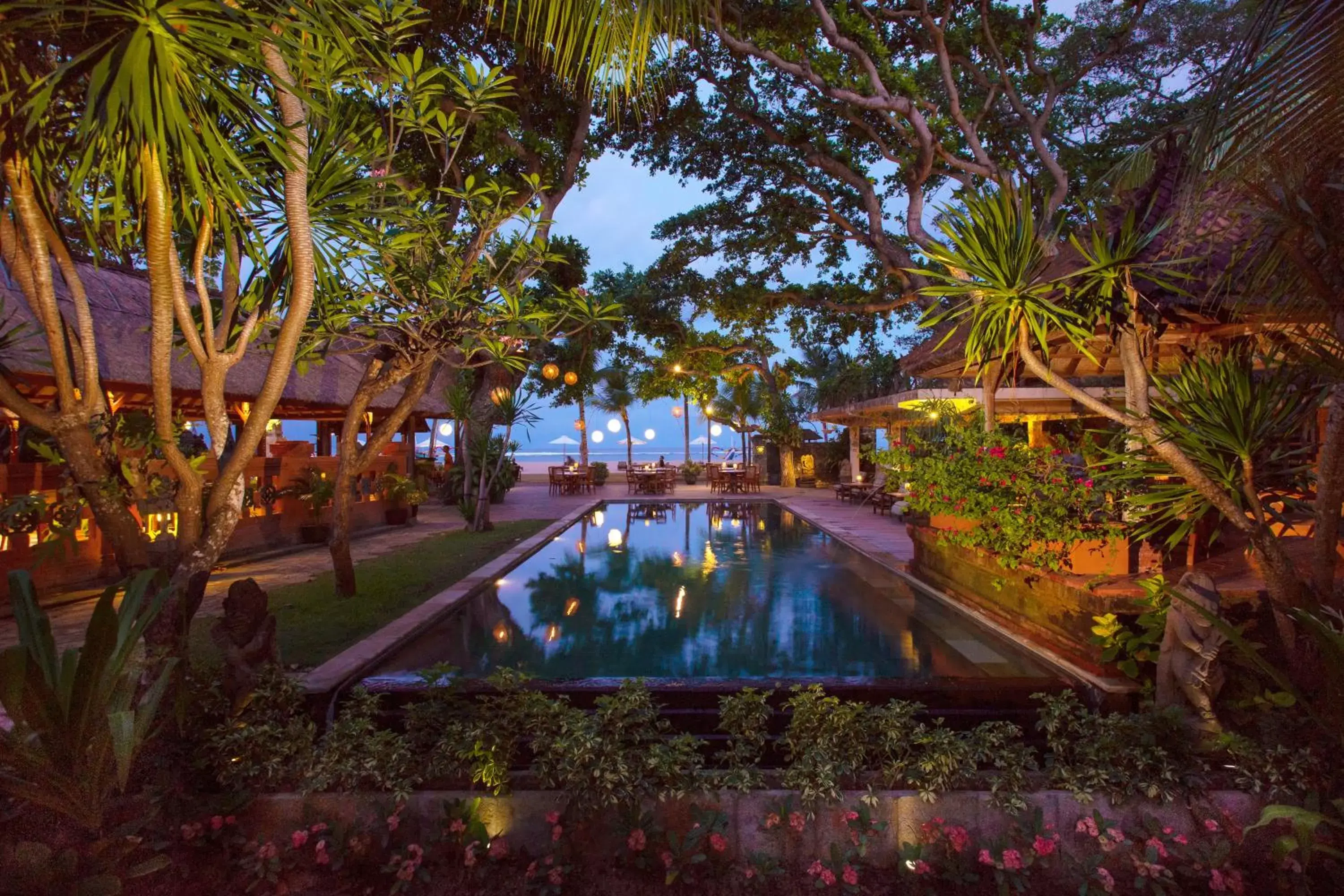 Restaurant/places to eat, Pool View in Tandjung Sari Hotel
