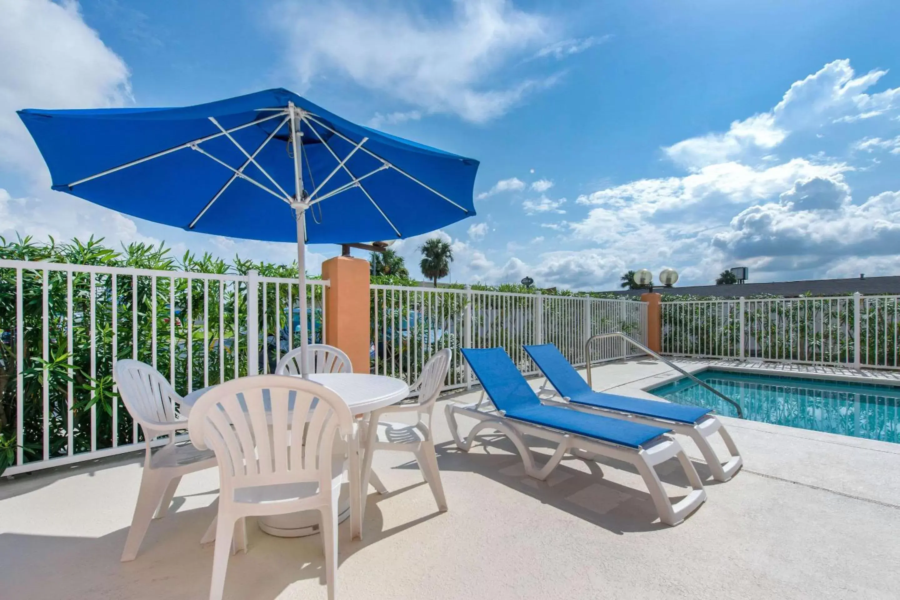 On site, Swimming Pool in Comfort Inn Kissimmee-Lake Buena Vista South