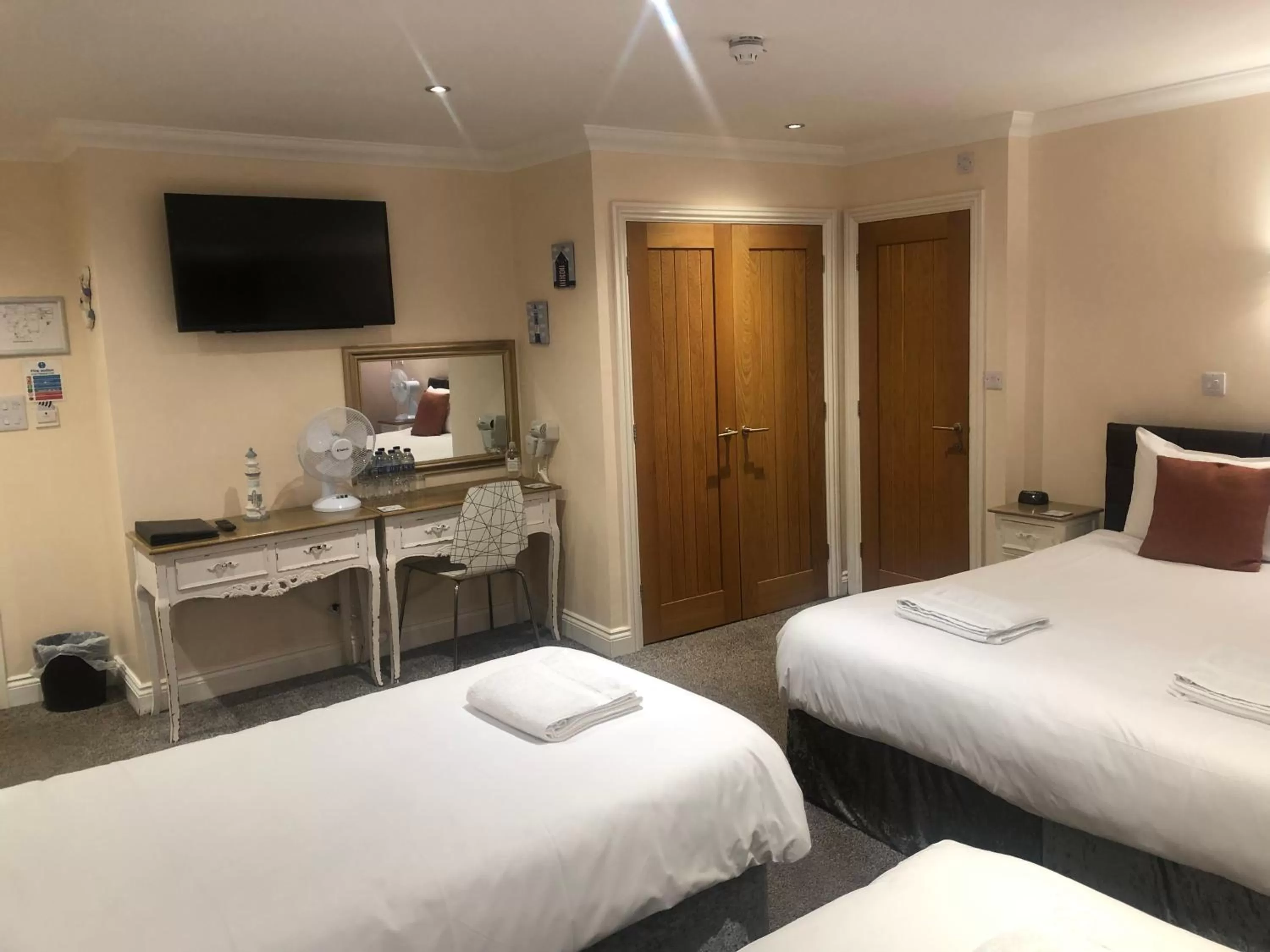 View (from property/room), Bed in Queen Phillippa