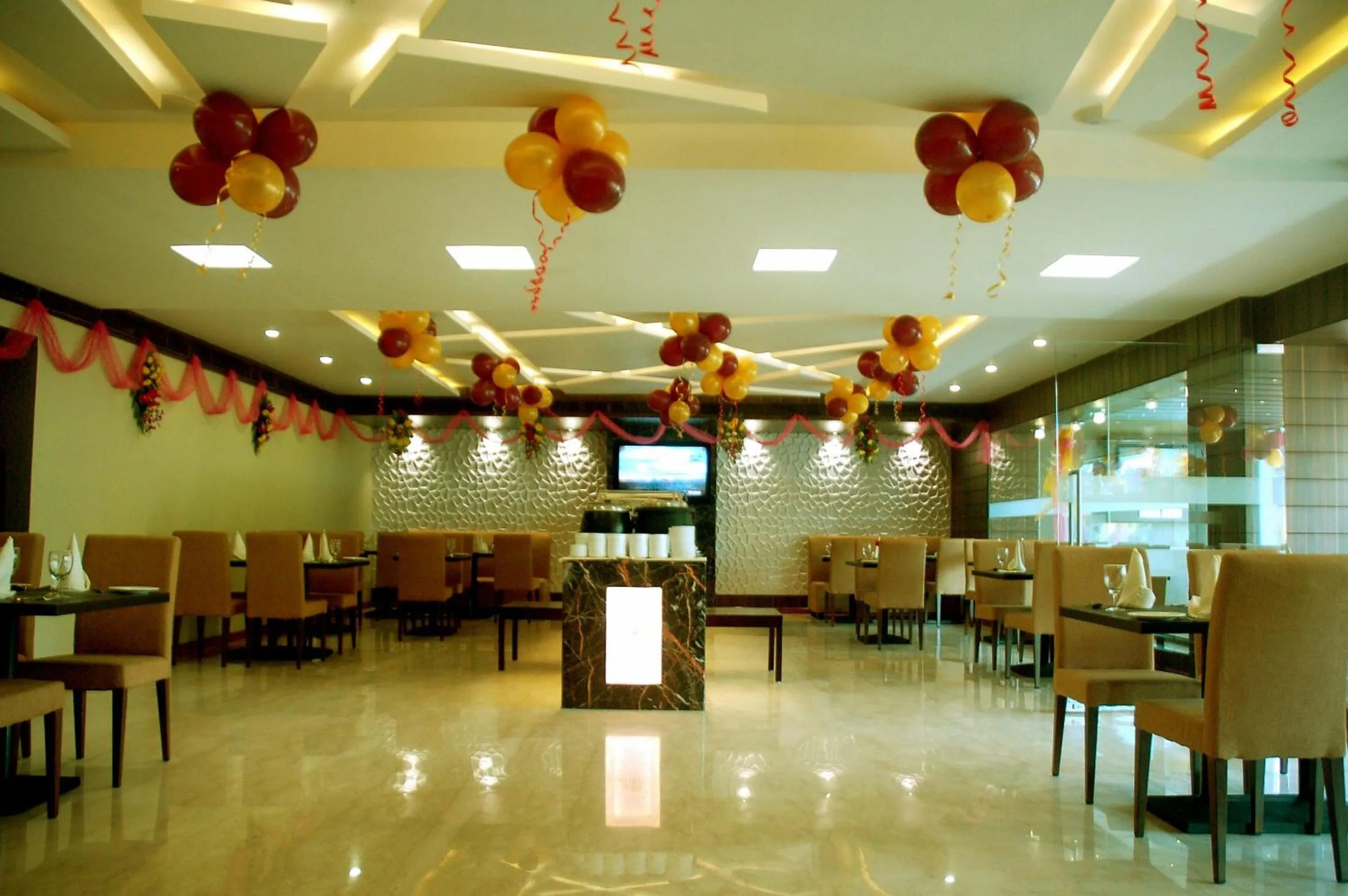Restaurant/places to eat in Hotel JIVA
