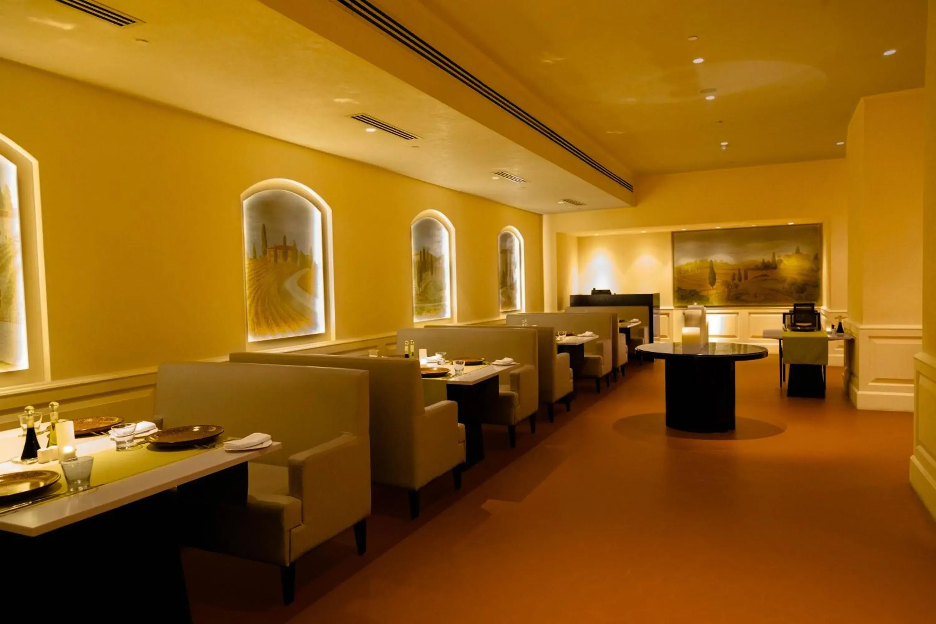 Restaurant/places to eat, Bathroom in Trident Hyderabad