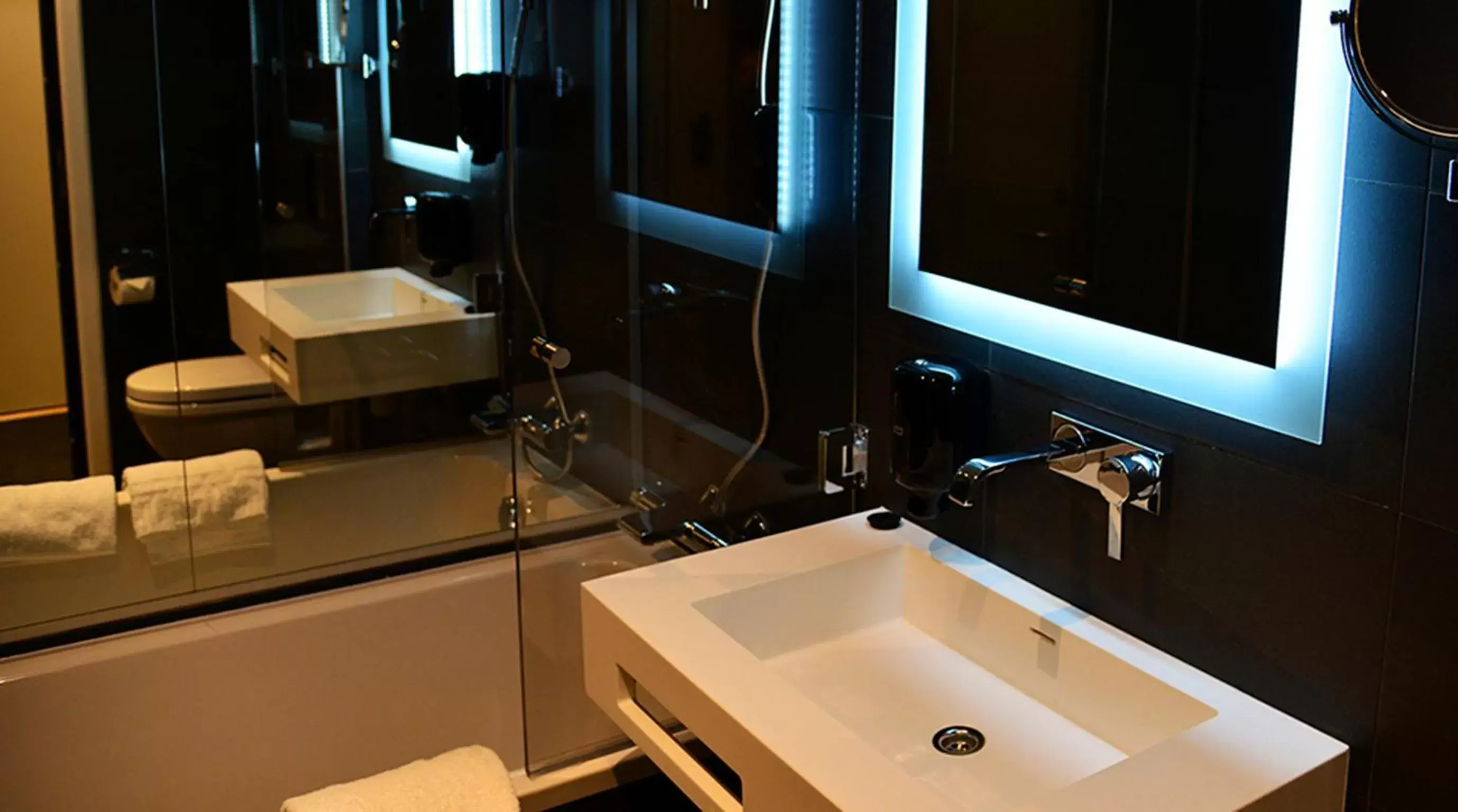 Bathroom in Hotel No13 Bathroom in Hotel No13