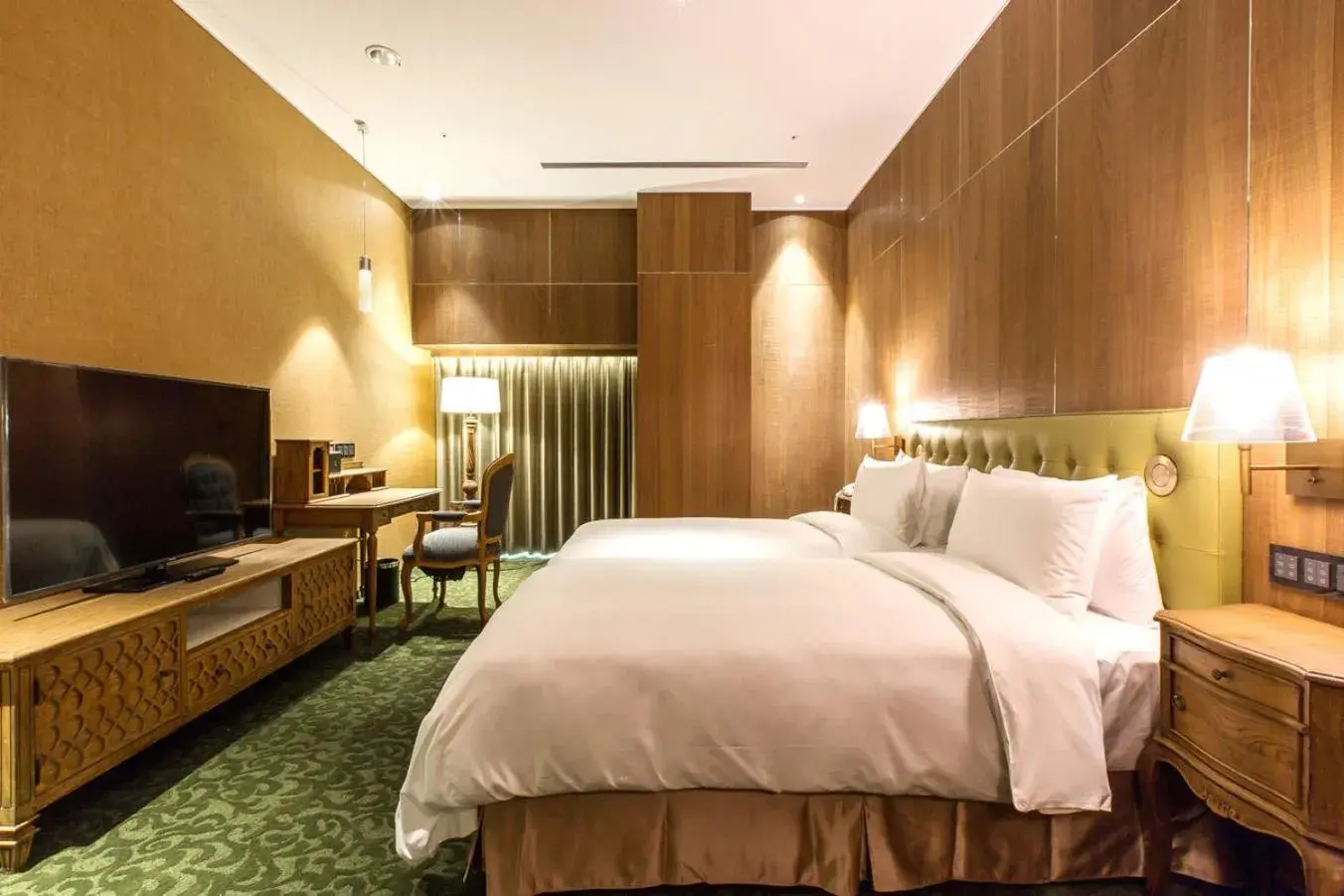 Boutique Twin Room in Inhouse Hotel Grand