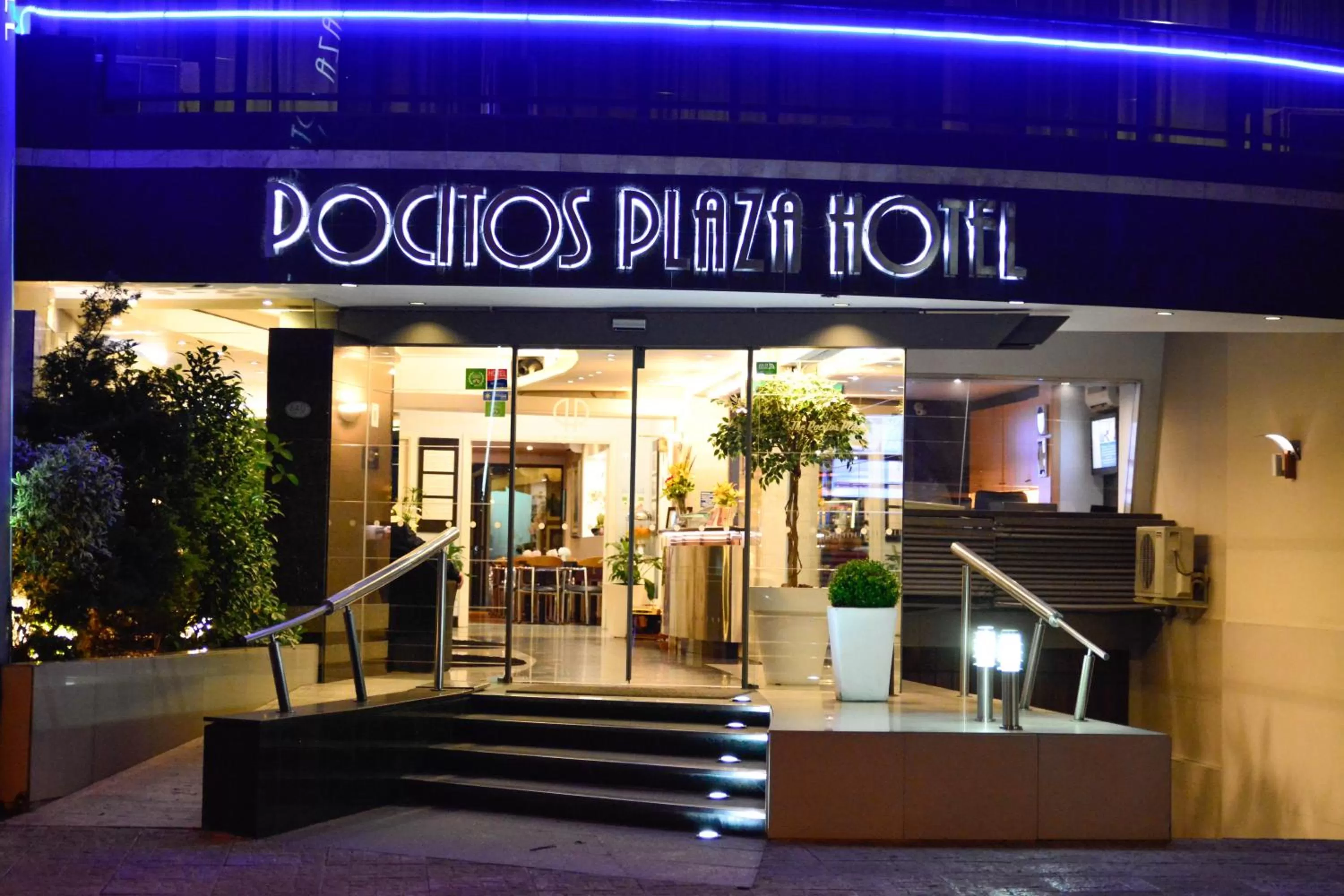 Facade/entrance in Pocitos Plaza Hotel