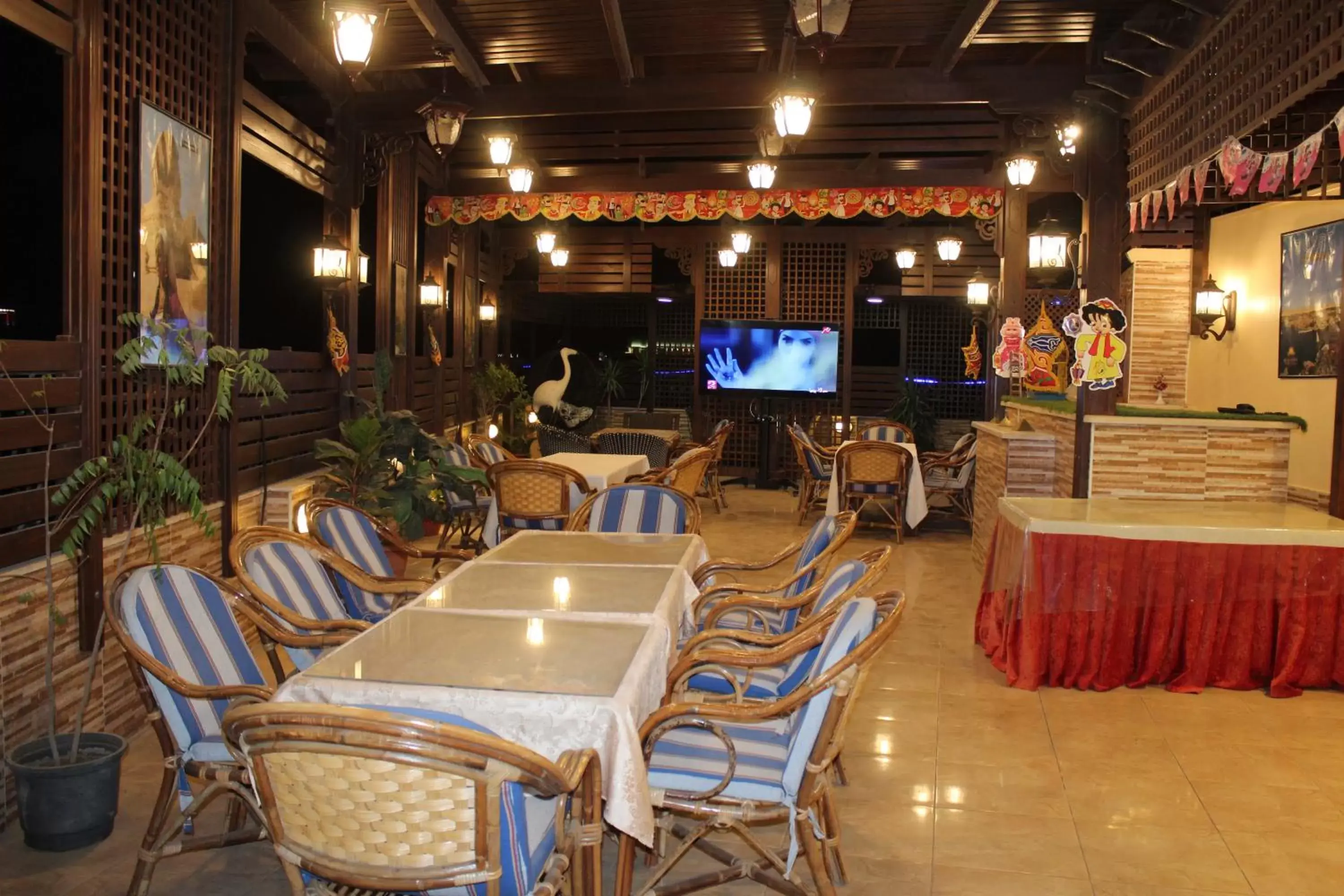 Restaurant/places to eat in Amin Hotel