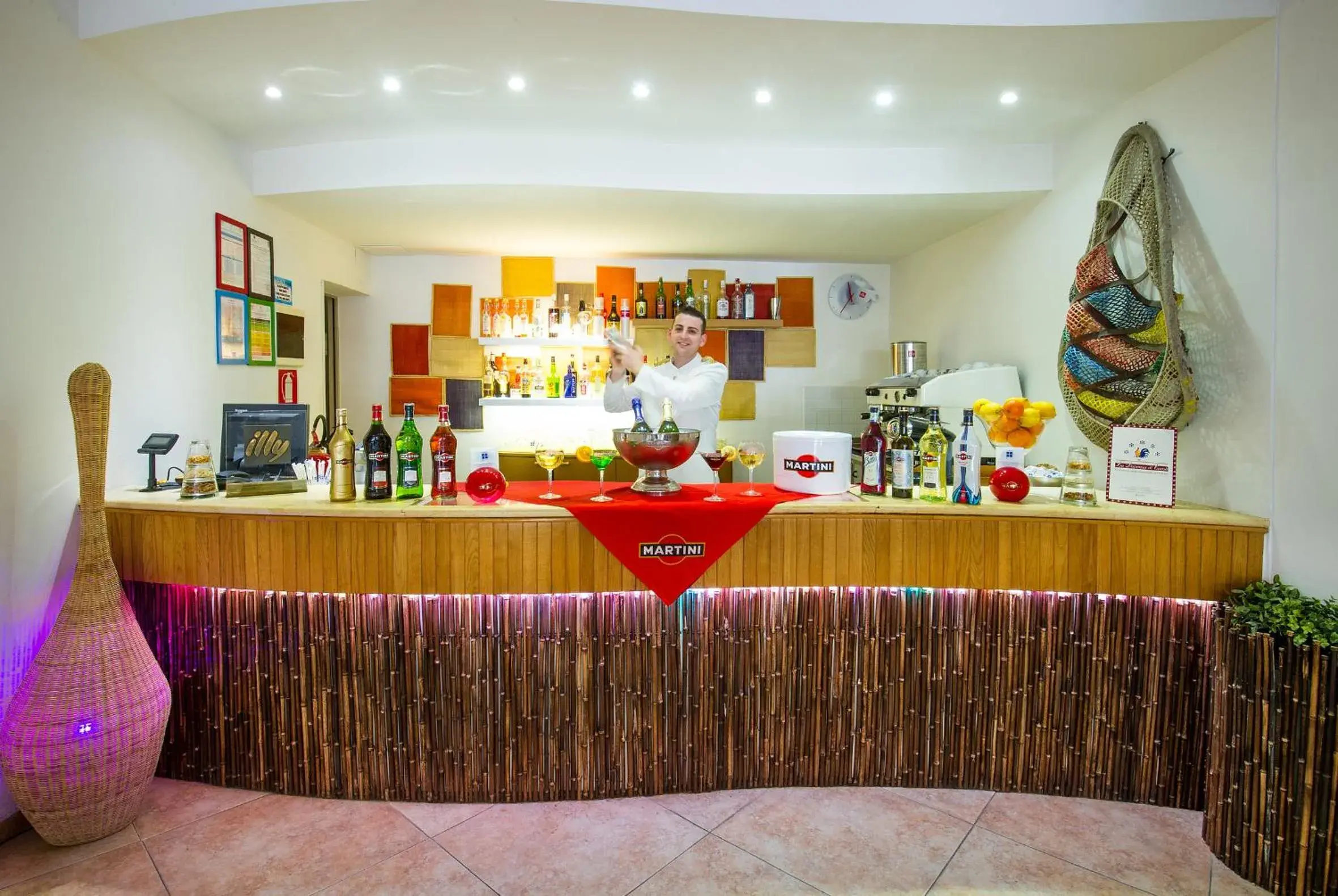 Lounge or bar in Joli Park Hotel - Caroli Hotels
