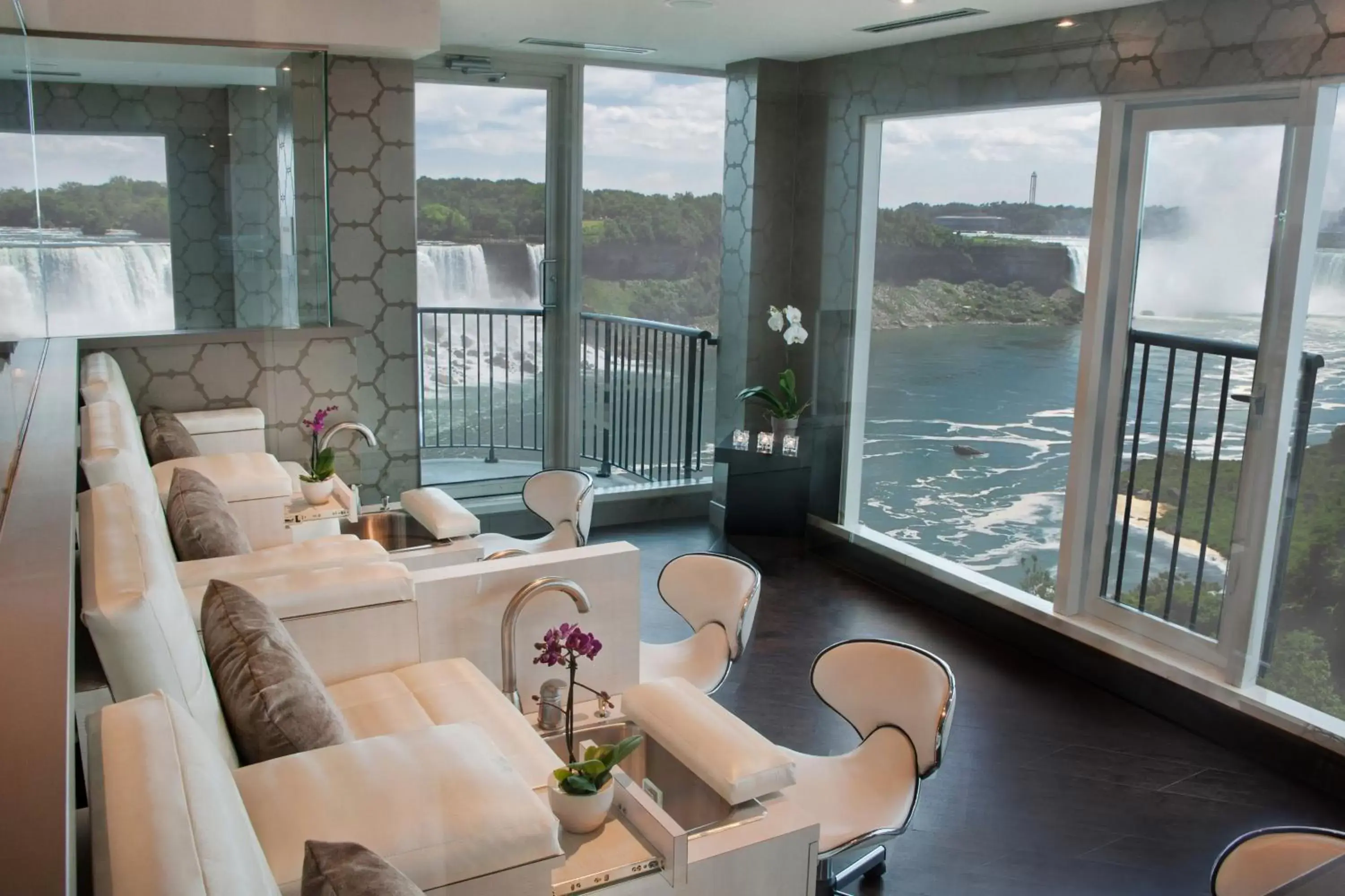 Spa and wellness centre/facilities, Seating Area in Sheraton Fallsview Hotel