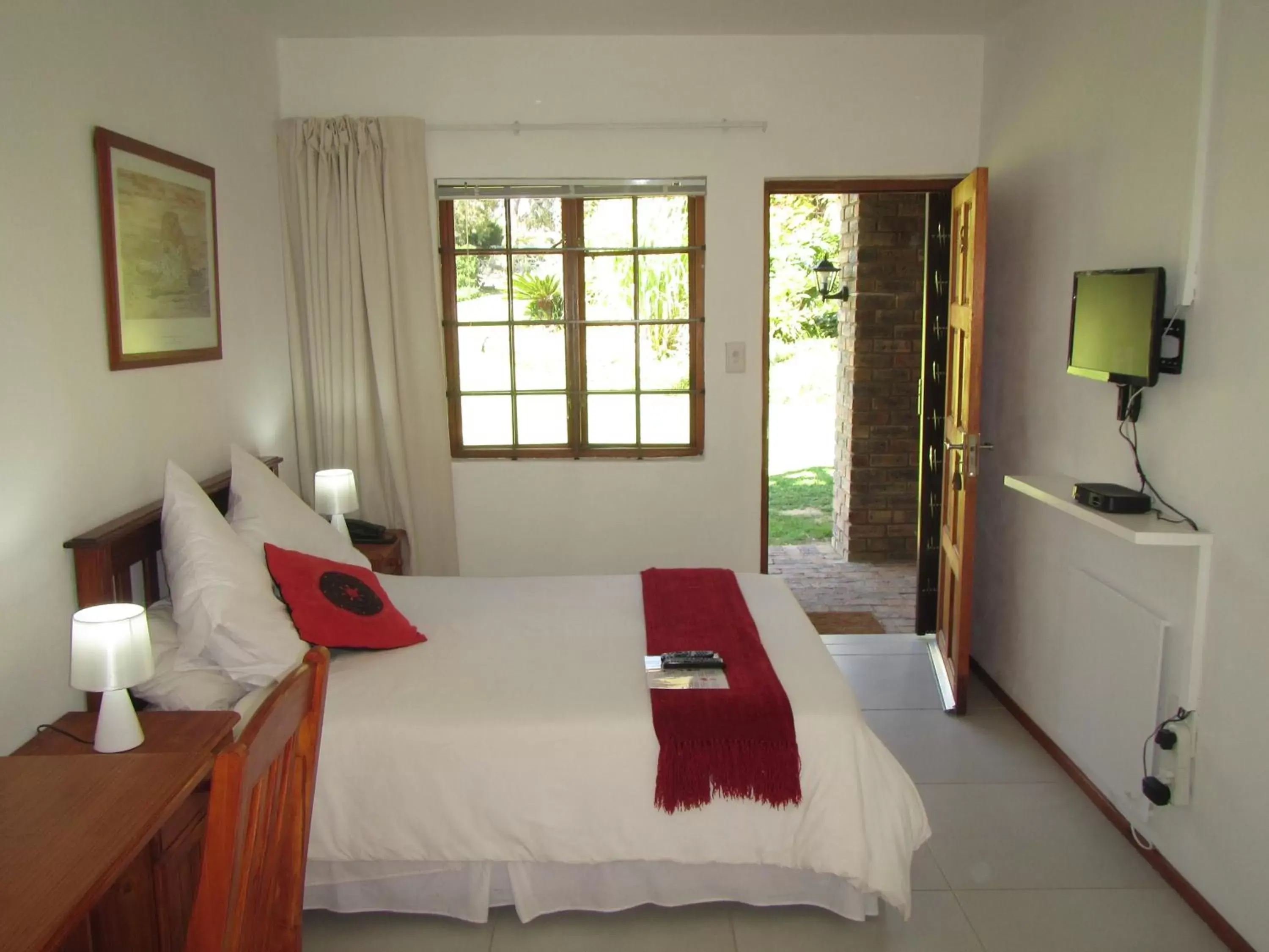 Bedroom, Bed in African Footprints Lodge