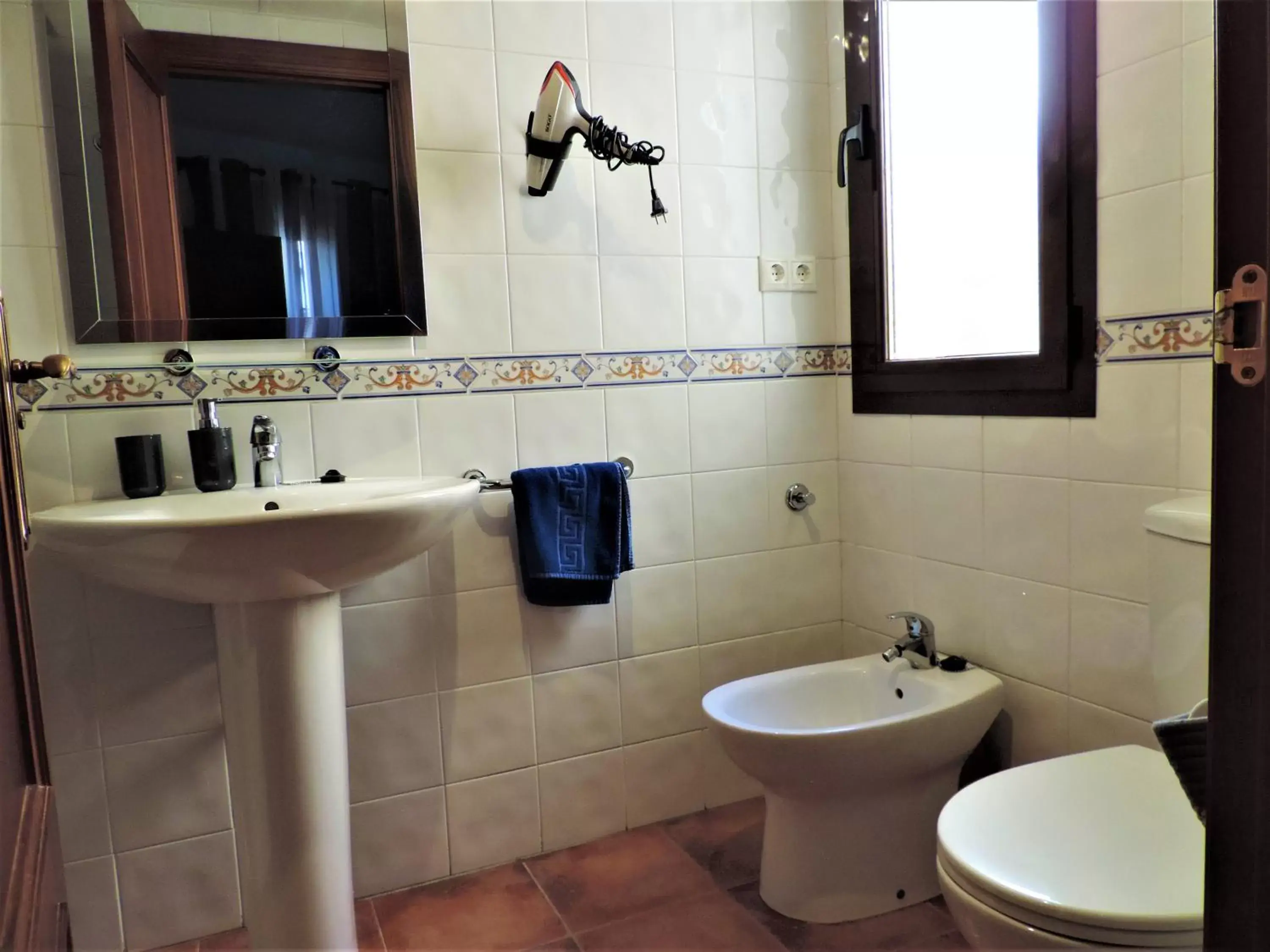 Shower, Bathroom in APARTAMENTOS CASERIA DE COMARES