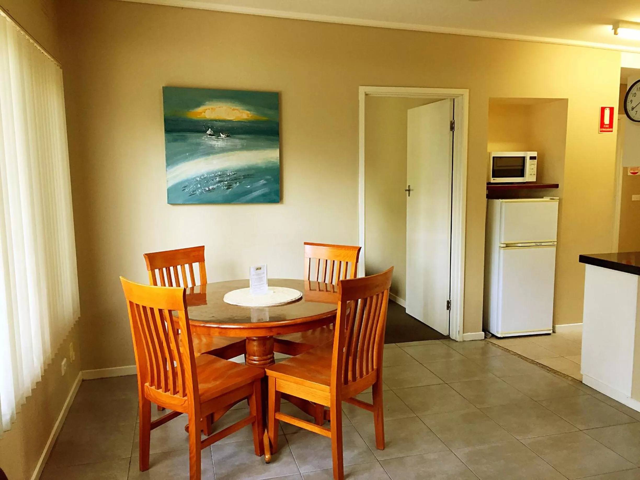 Dining area in Admiral Motor Inn