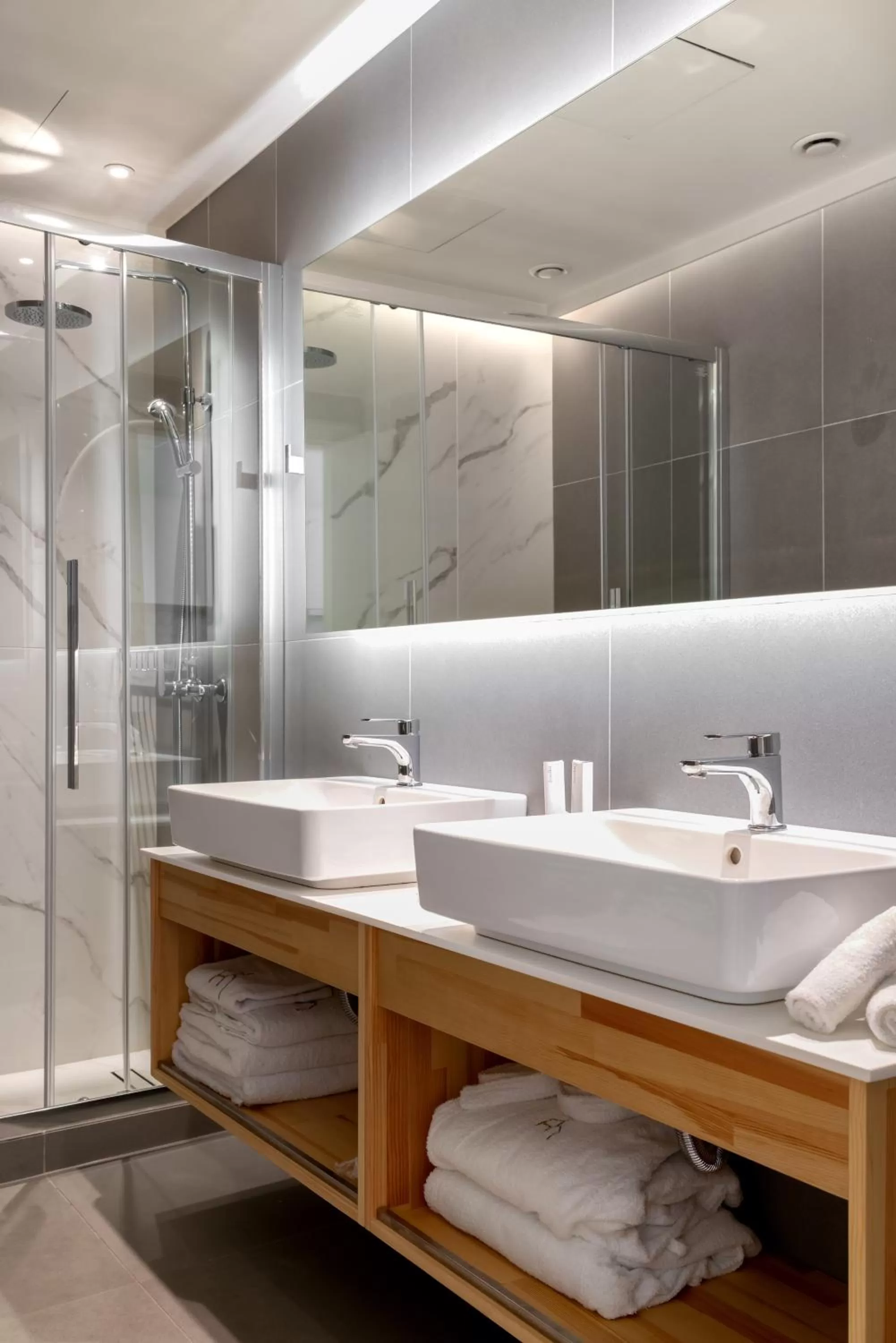 Shower in Athens Hill Luxury Apartments