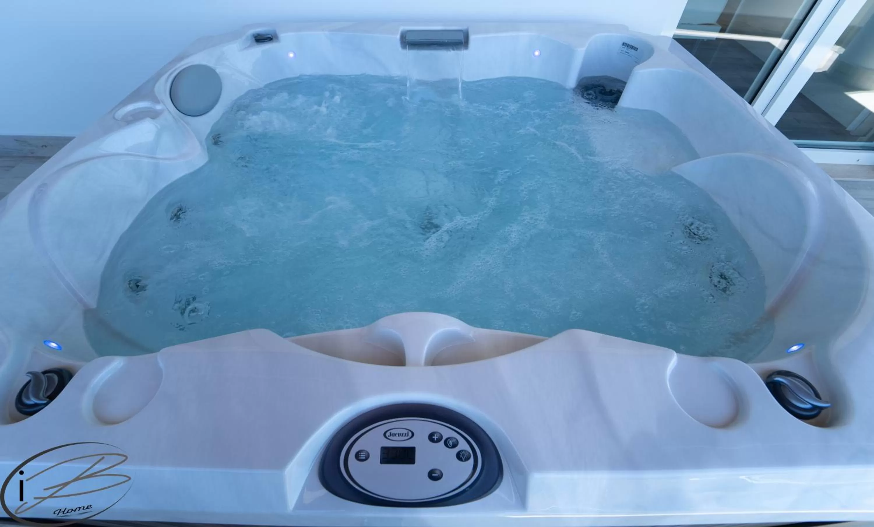 Hot Tub in I Bordin Home