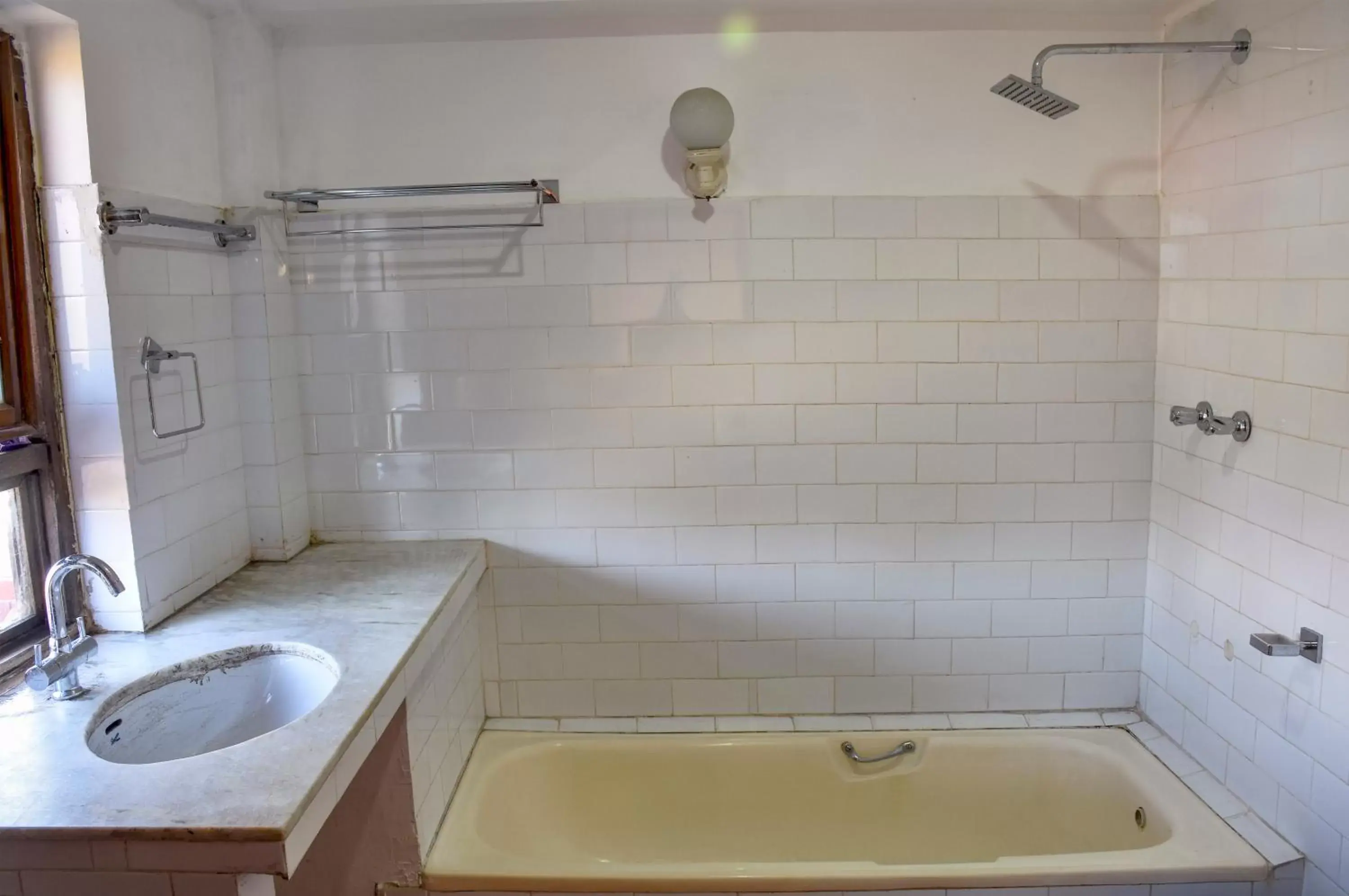 Bathroom in Peaceful Cottage & Cafe Du Mont