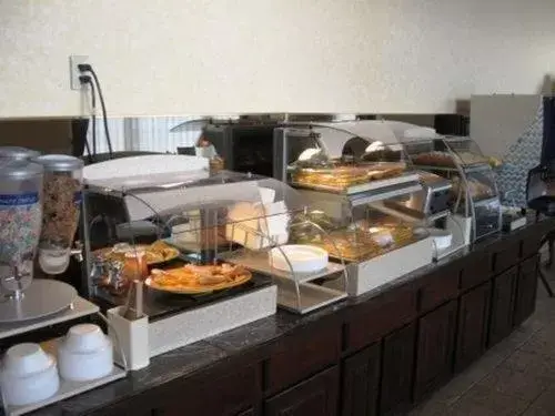 Breakfast, Food in BayVue Hotel, Resort & Suites