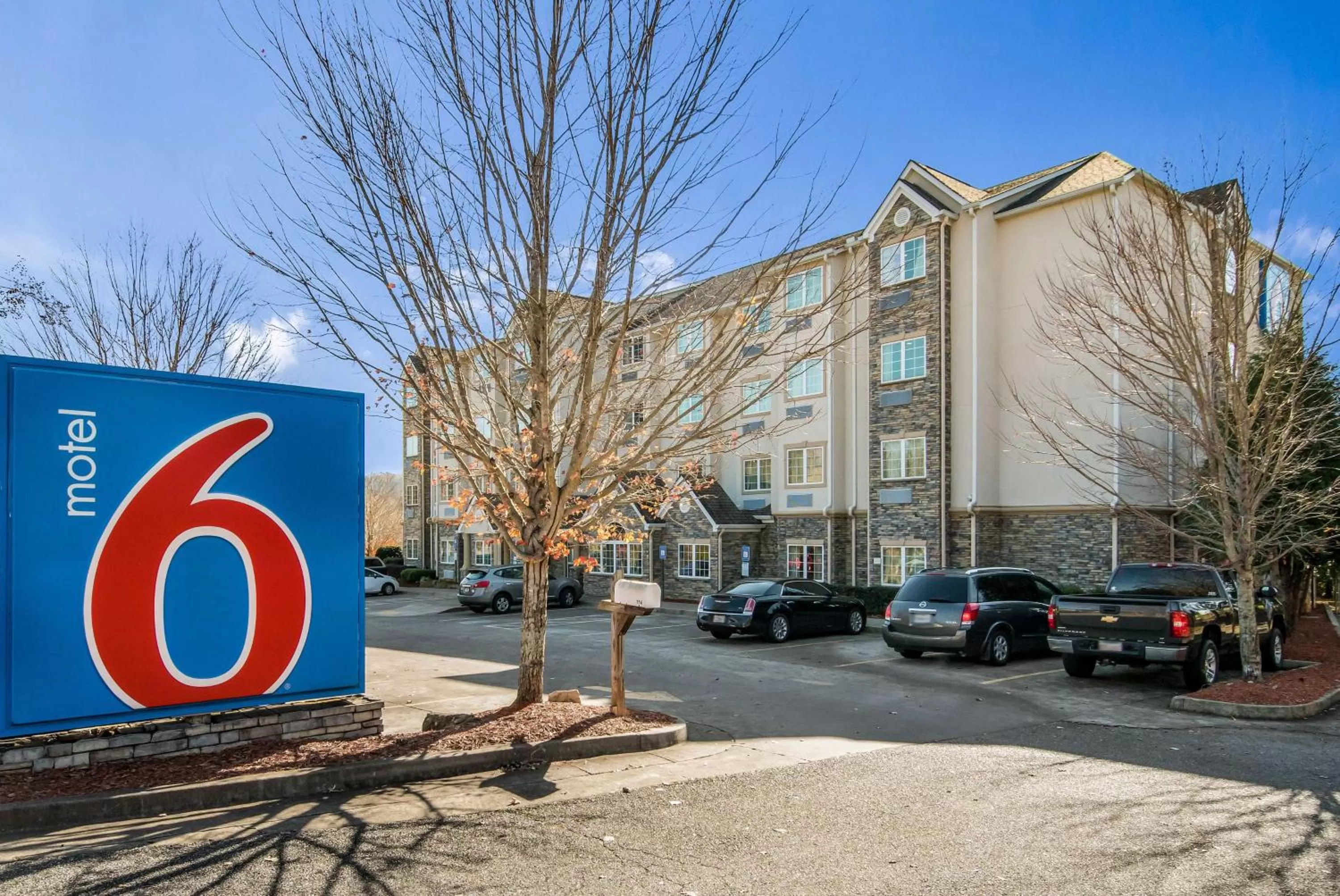 Property Building in Motel 6-Canton, GA