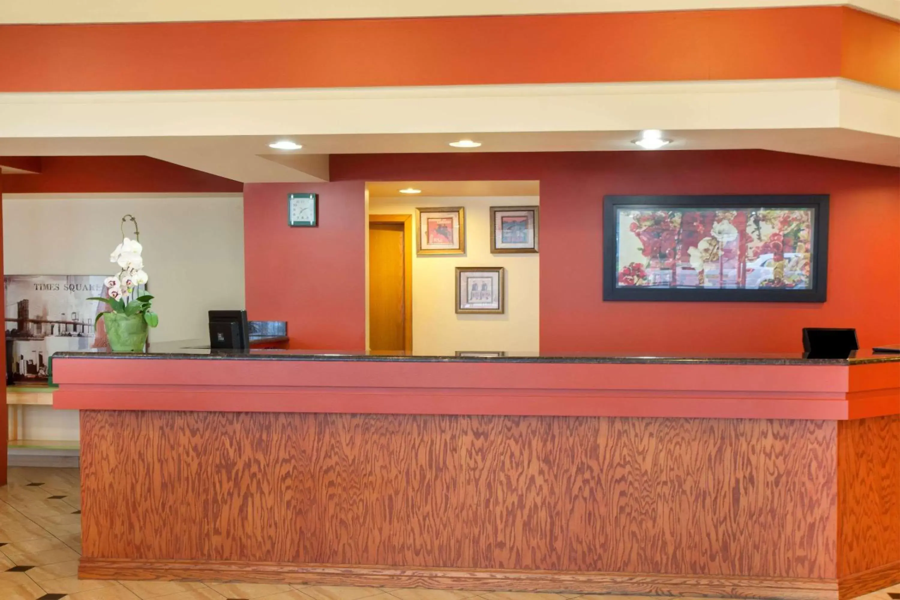 Lobby or reception, Lobby/Reception in Super 8 by Wyndham Chicago Northlake O'Hare South