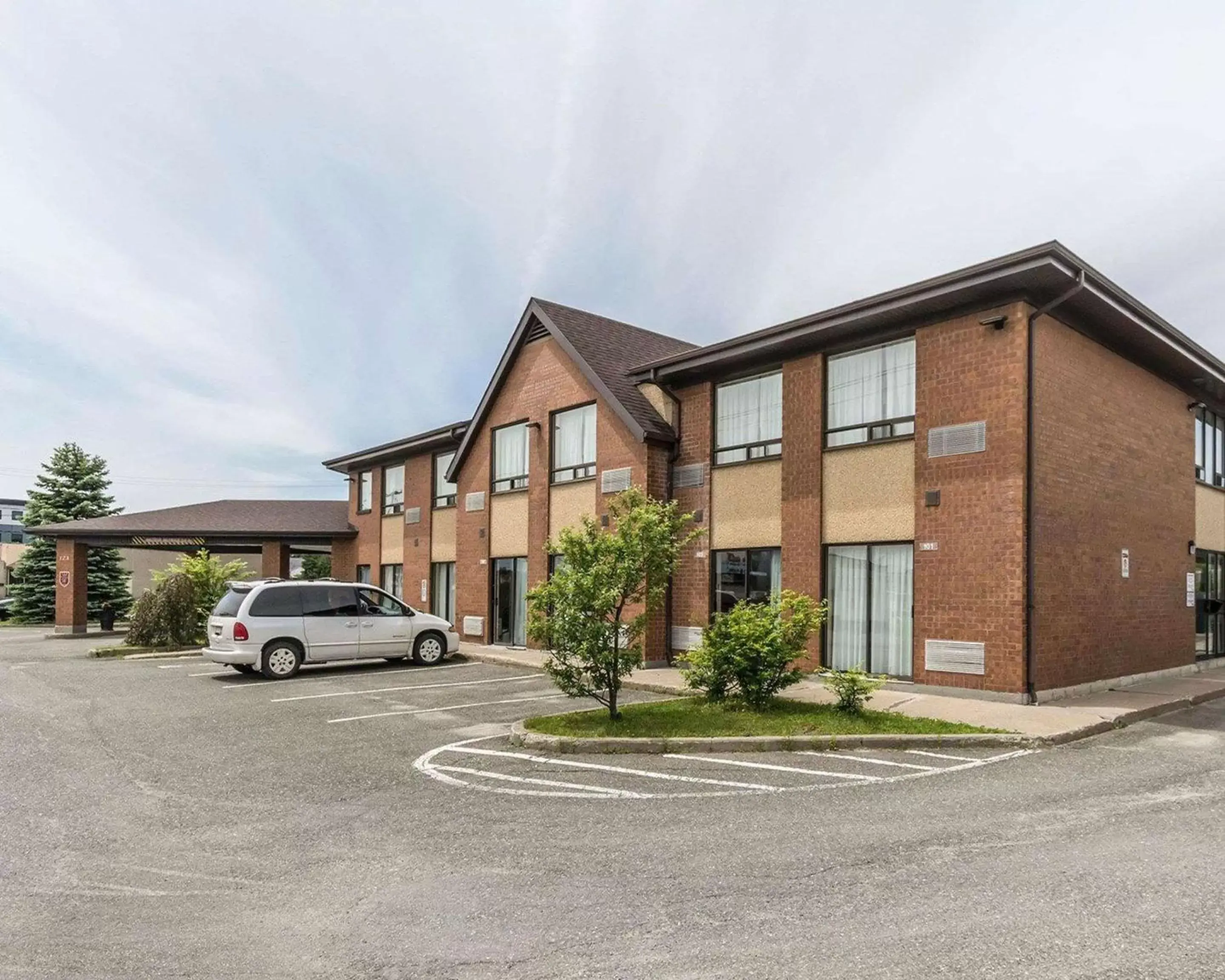 Property Building in Comfort Inn Thetford Mines