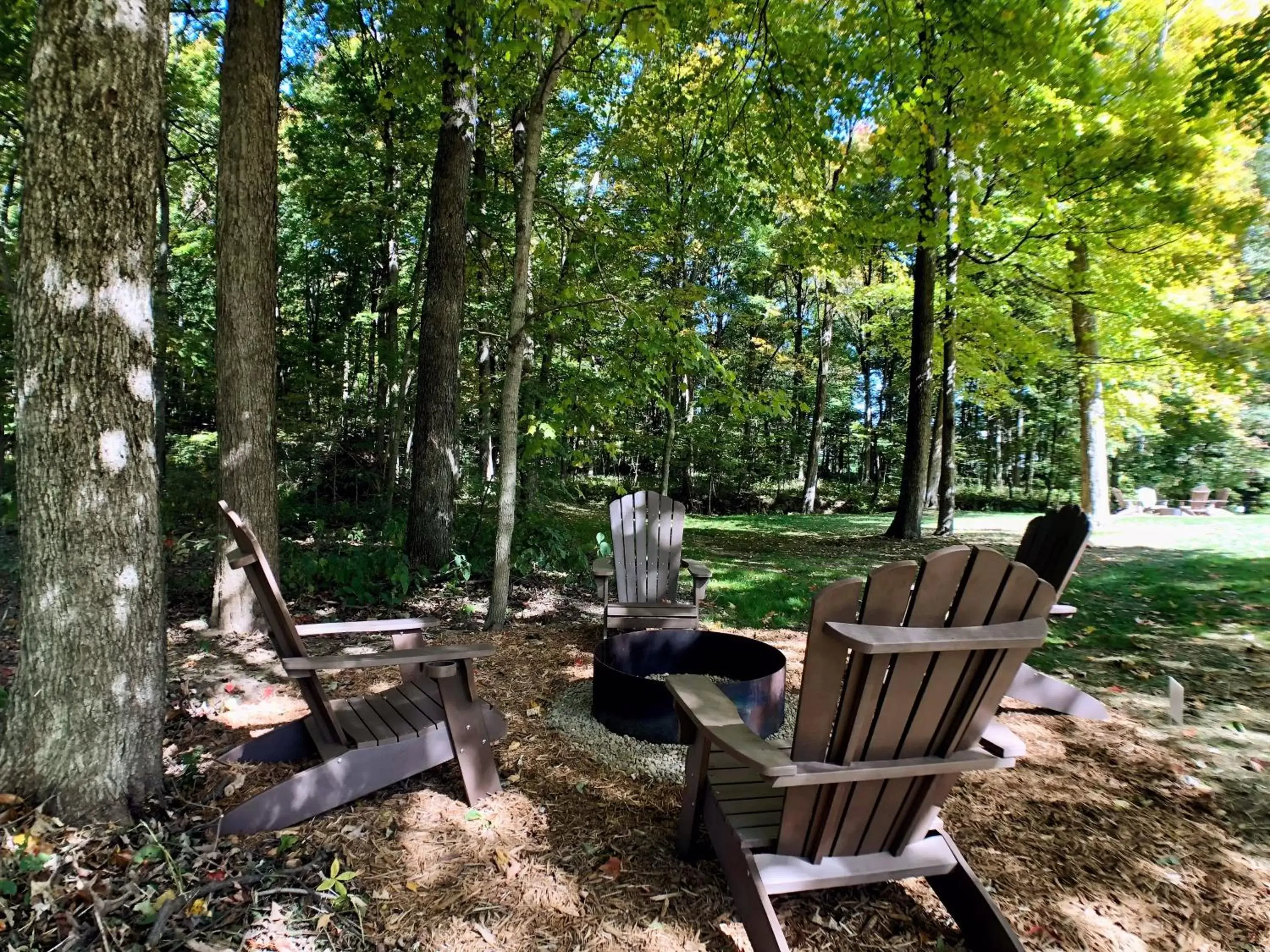 Sojourner's Lodge & Log Cabin Suites